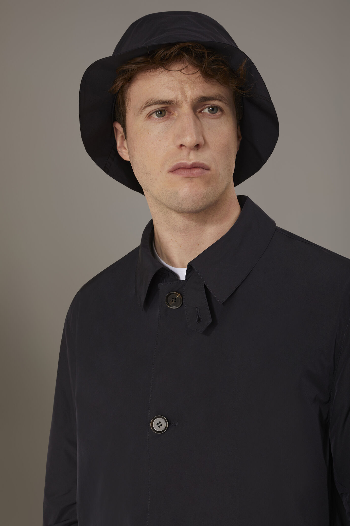 Tech raincoat with fisherman hat image number 2