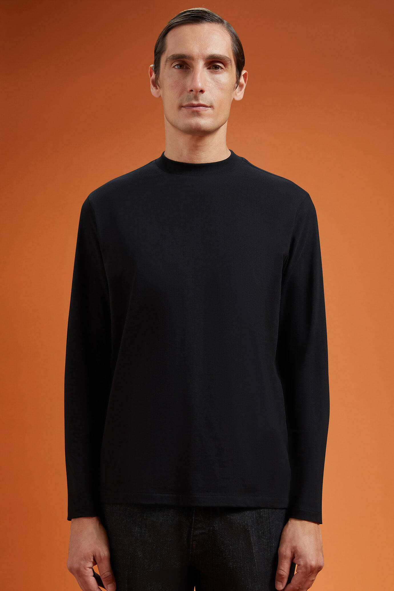 Herren-T-Shirt mit Rundhalsausschnitt und langen Ärmeln aus 100 % Baumwolle in normaler Passform image number 0