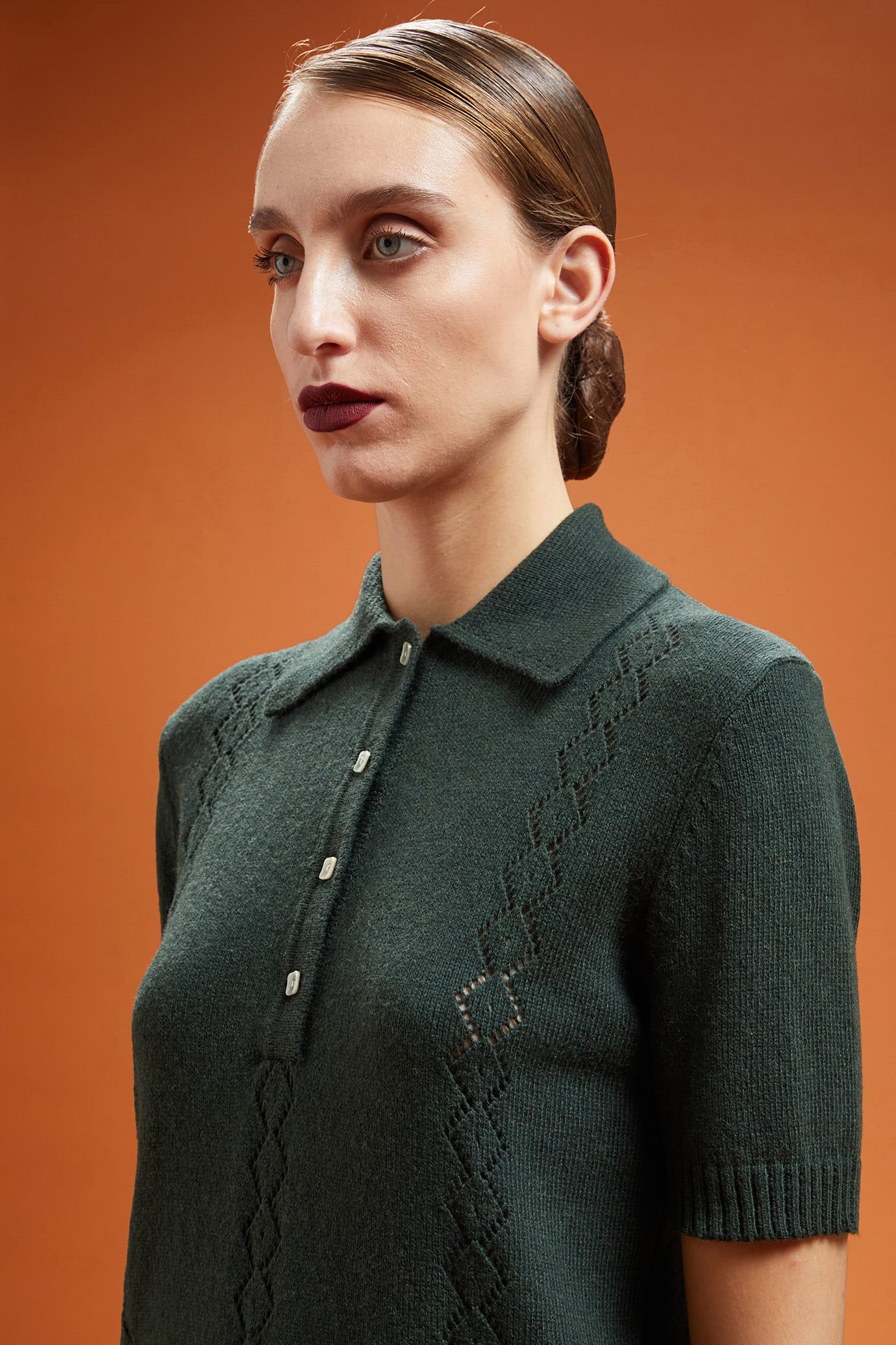 Women's knitted half-sleeve polo shirt in a regular fit image number 3