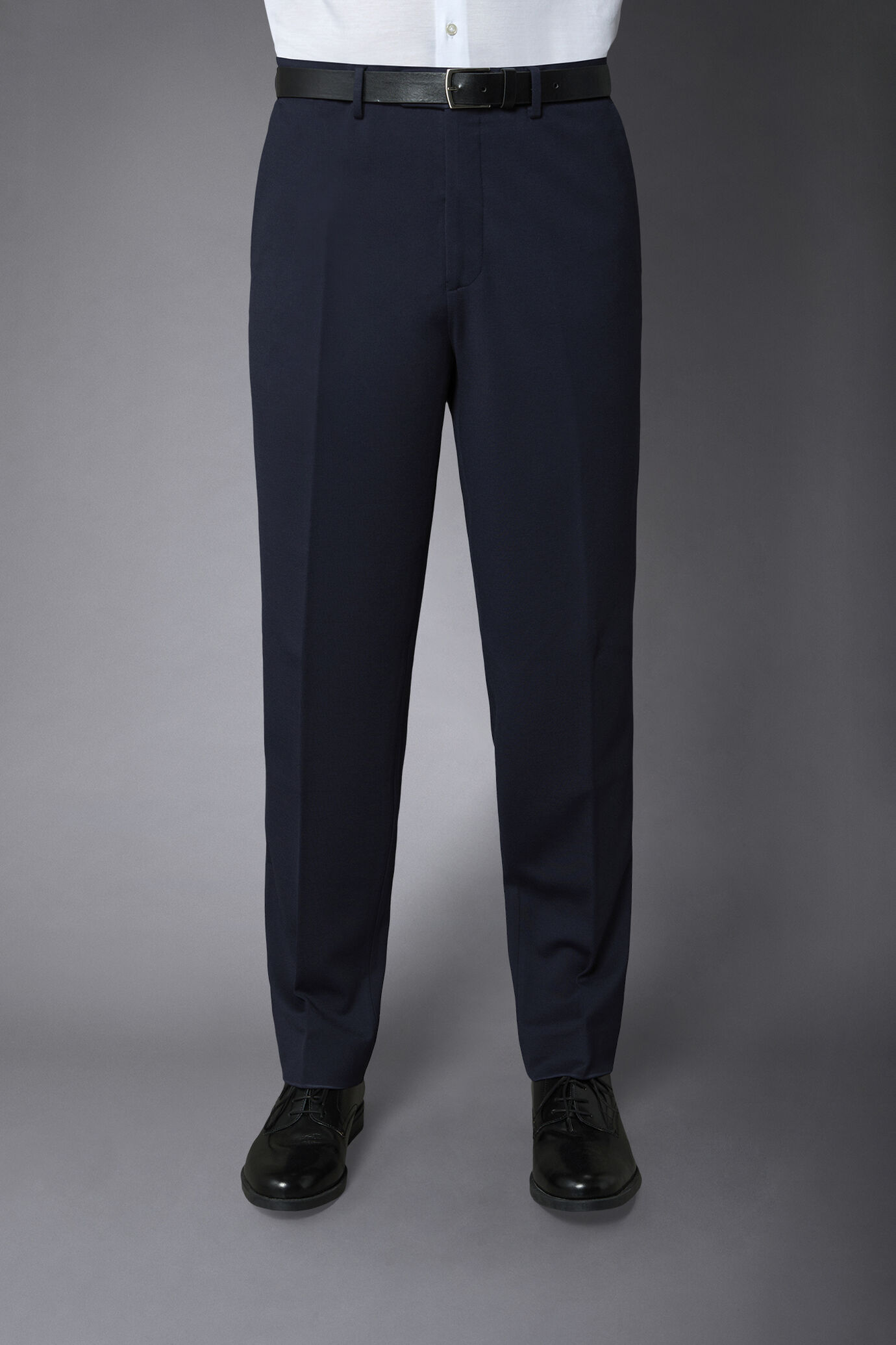 Men's regular fit dartless jersey pants image number 3