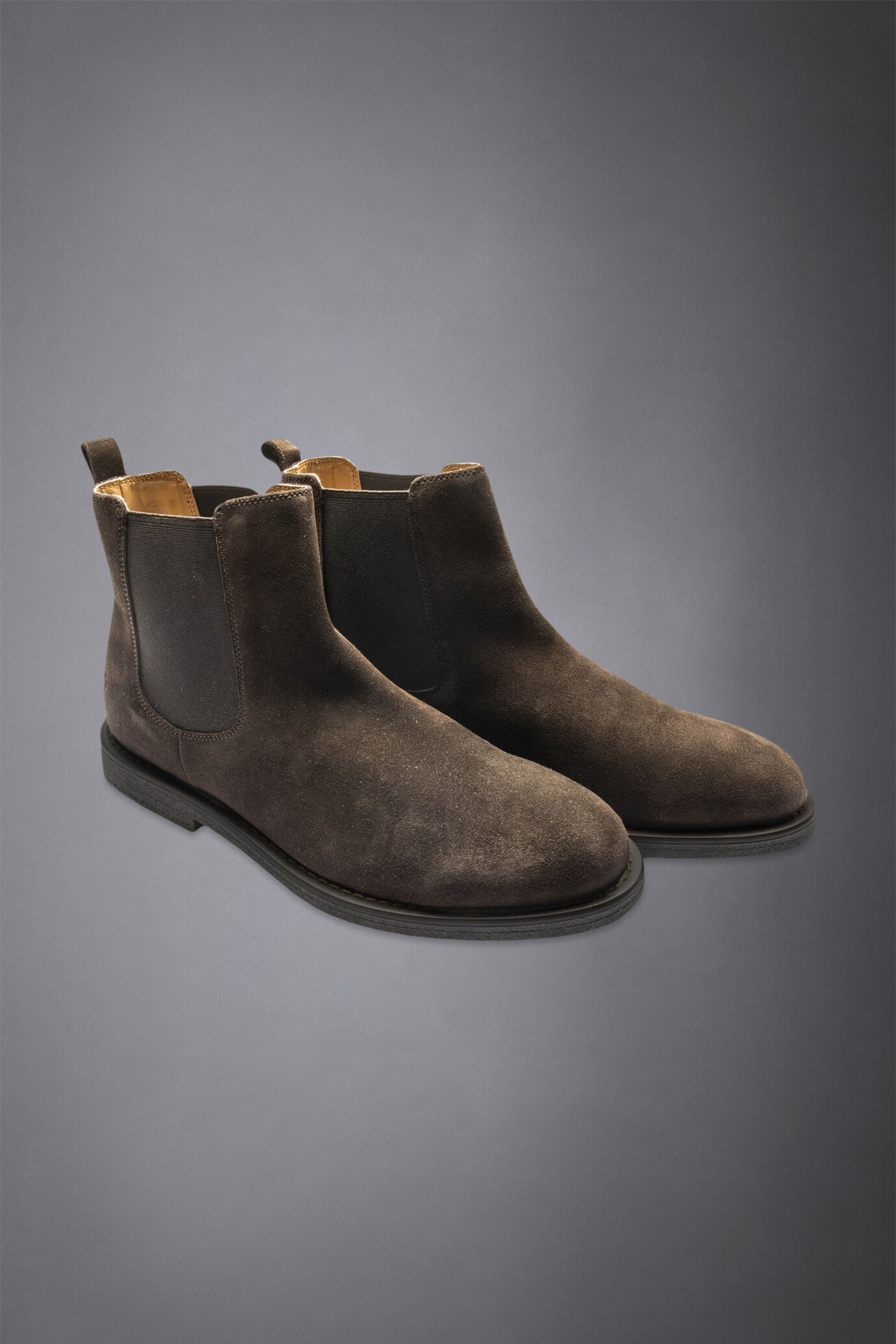 Men's chelsea boots 100% suede with rubber sole image number 0