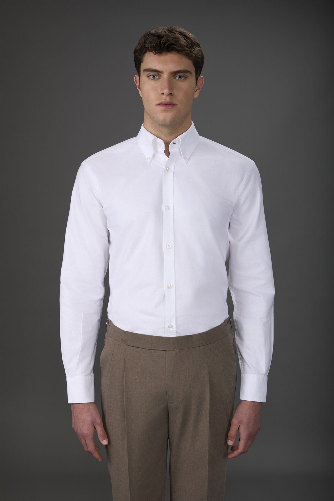 Einfarbiges Herren-Freizeithemd mit Button-Down-Kragen aus 100 % gestreifter, extrem leichter Oxford-Baumwolle in bequemer Passform image number 0