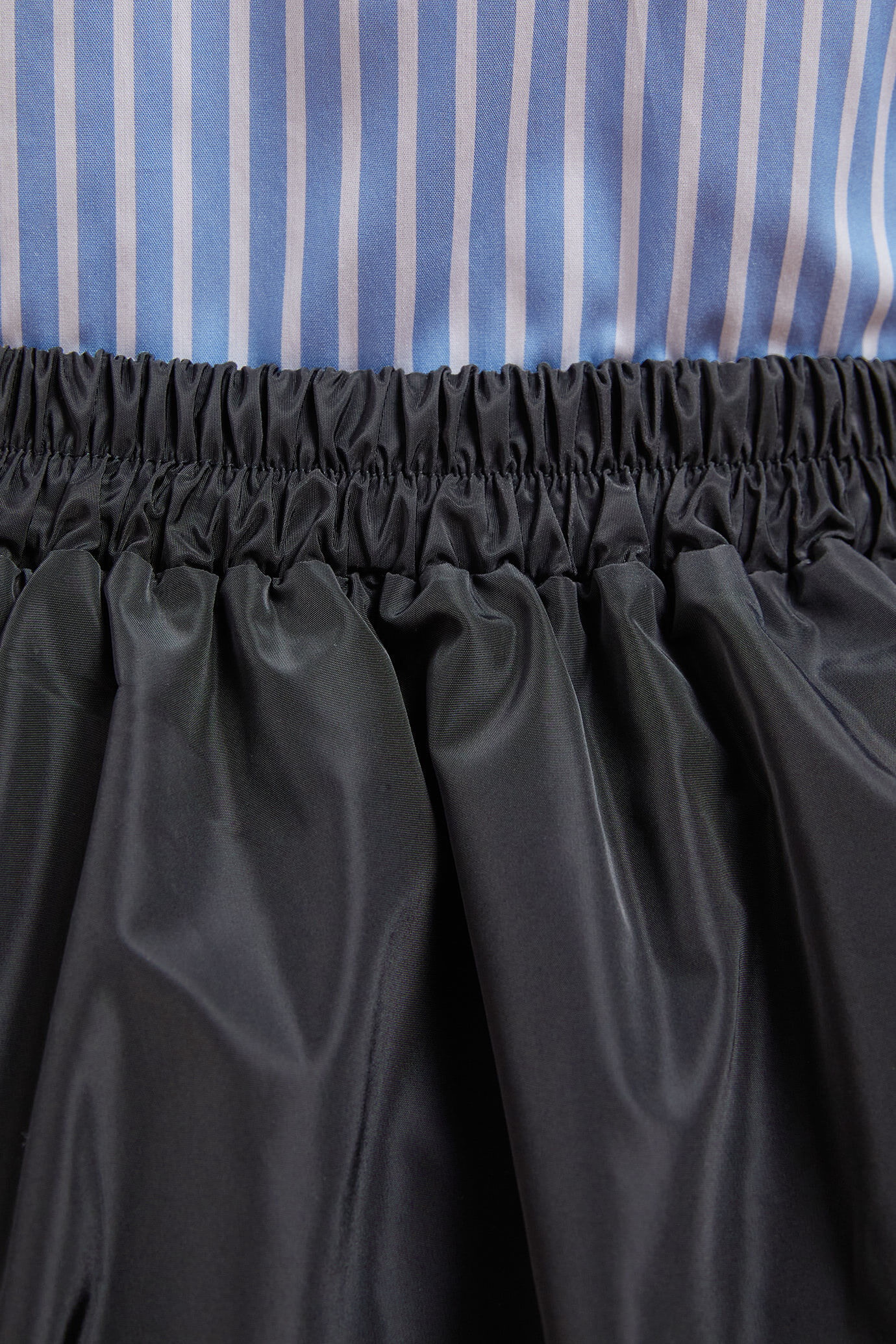 Gonna donna lunga a palloncino in taffet&agrave; tinta unita con elastico in vita regular fit image number 2