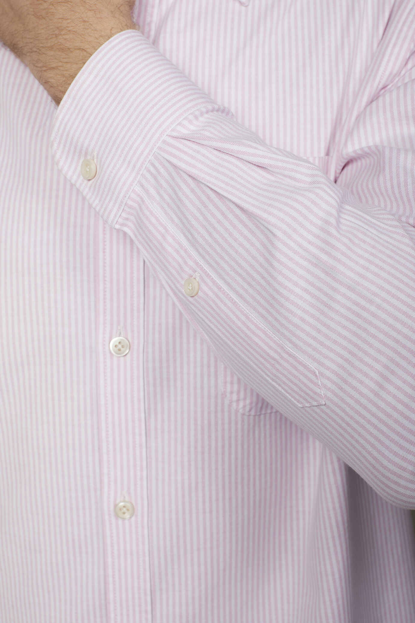 Camicia classica uomo collo button down tessuto Oxford rigato ultra leggero comfort fit image number 4