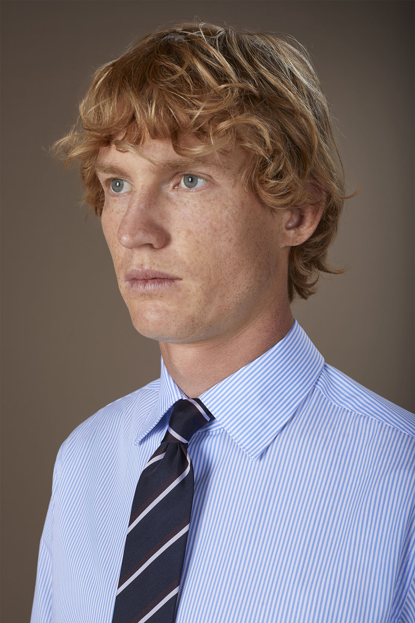 Men's shirt with classic collar in 100% striped cotton image number 2