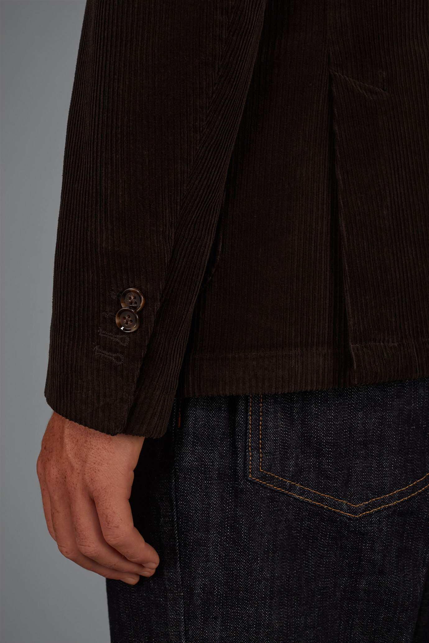 Ungef&uuml;tterte Herren-Zweireihige Jacke aus Kord in Regular-Fit image number 3