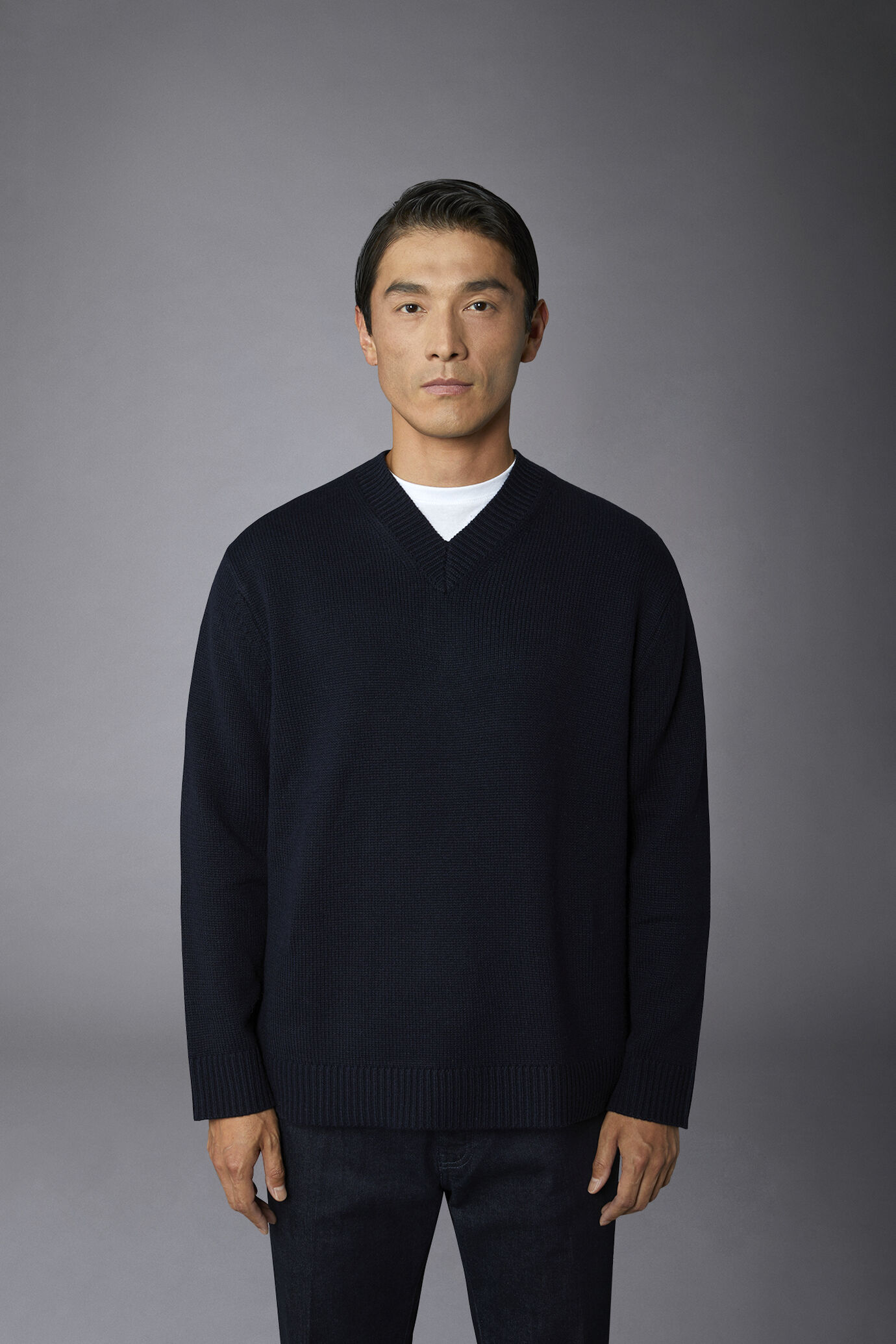 Maglia uomo scollo a v in misto lana regular fit image number 3