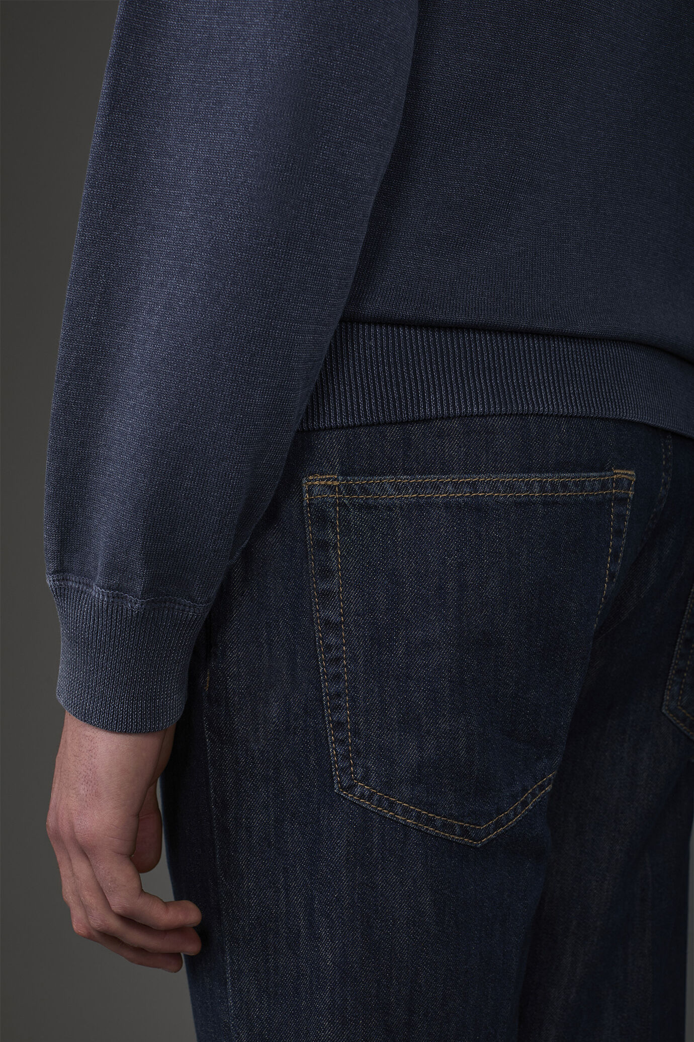 Men's crew neck 100% cotton sweater with raglan sleeves image number 3