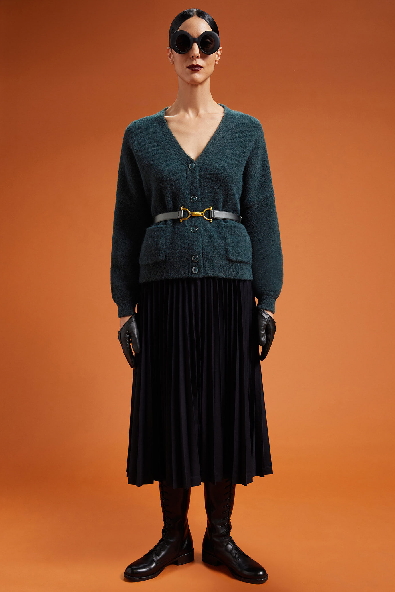 Cardigan donna in maglia con scollo a v regular fit image number 2