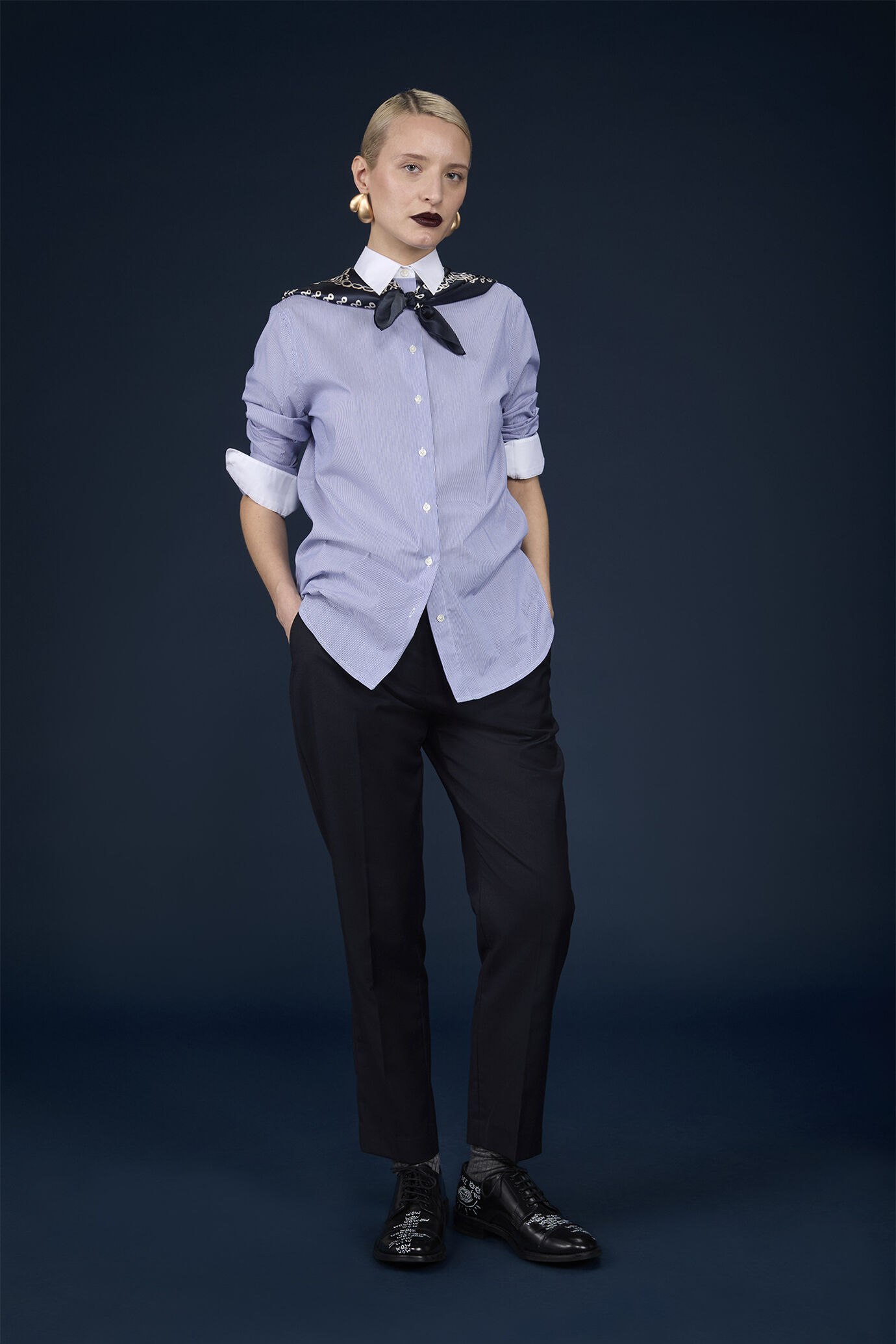 Classic women's shirt with single-colour collar and cuffs and yarn-dyed striped fabric image number 1