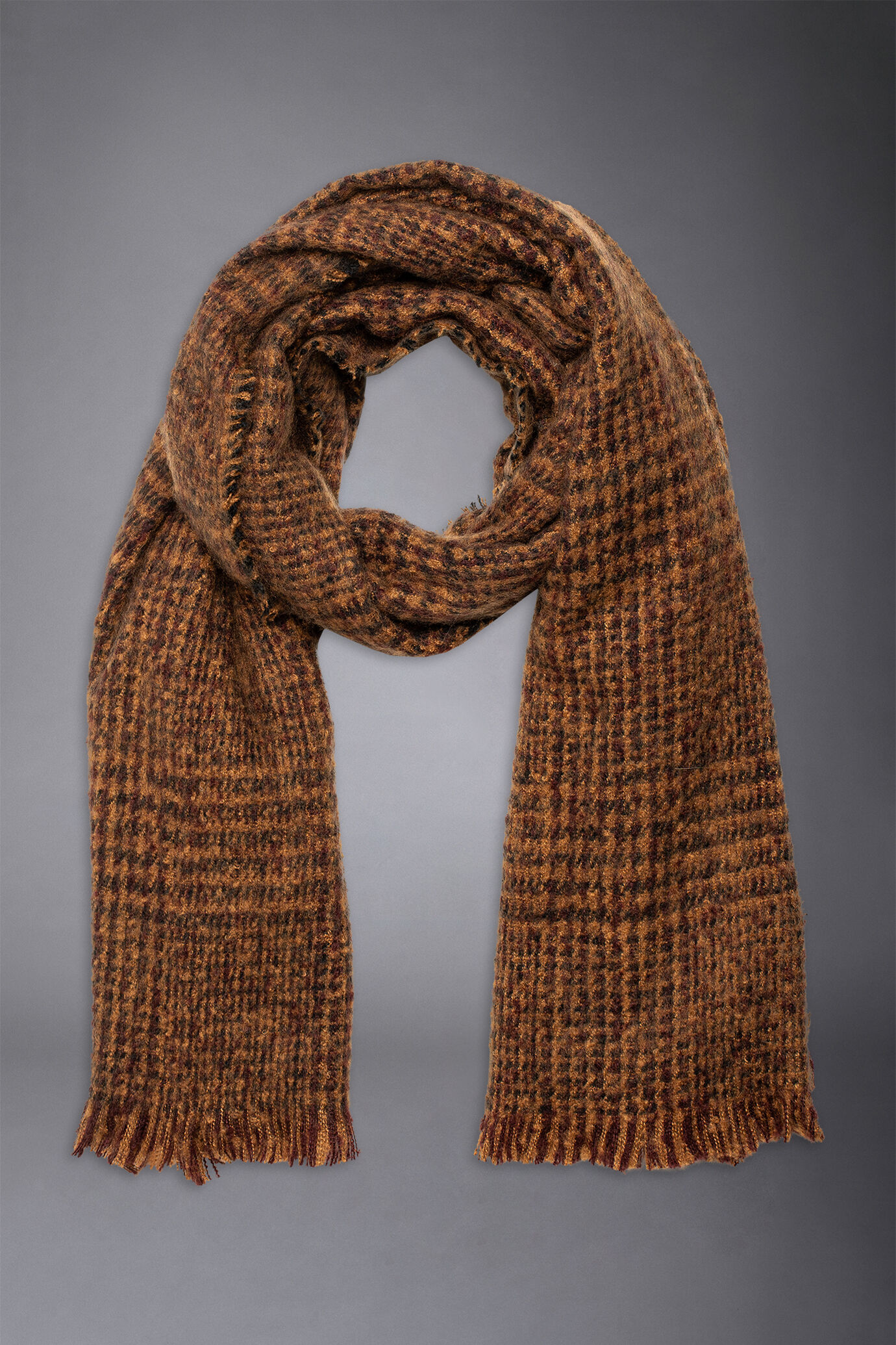Men's houndstooth patterned bouclè scarf