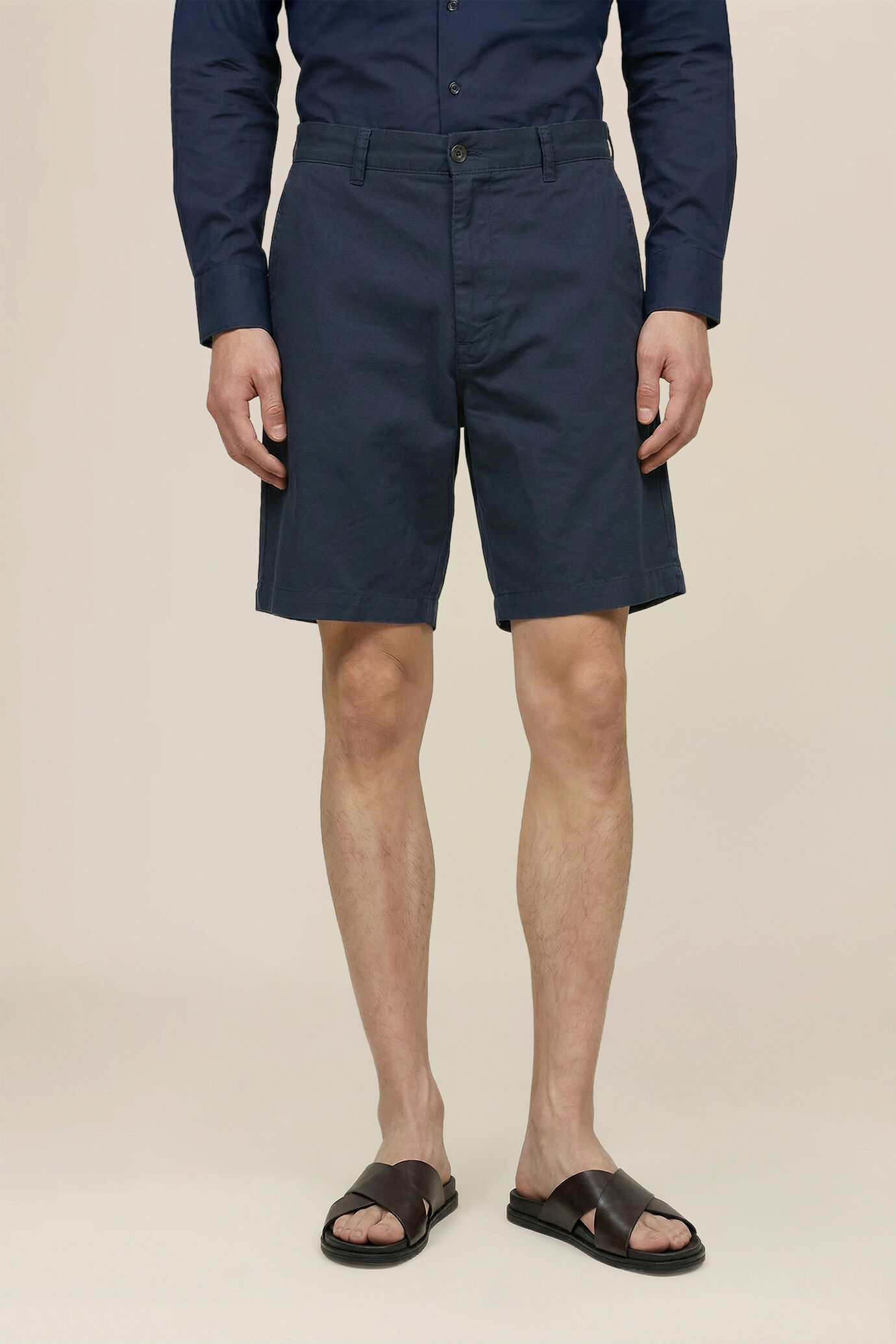 Bermuda uomo classico in cotone twill regular fit image number 1