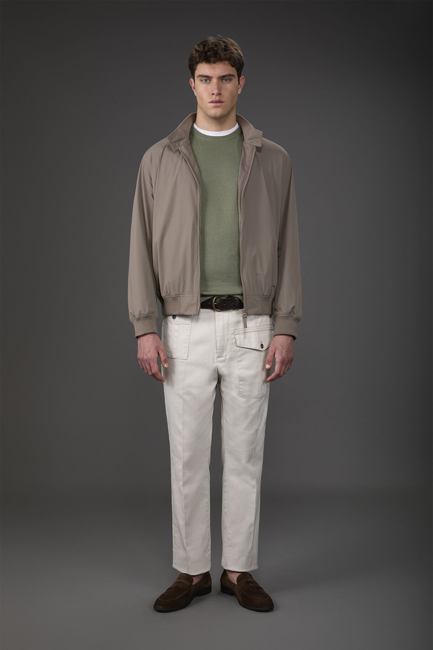 Herrenhose im Worker-Style aus diagonalem Gewebe in normaler Passform