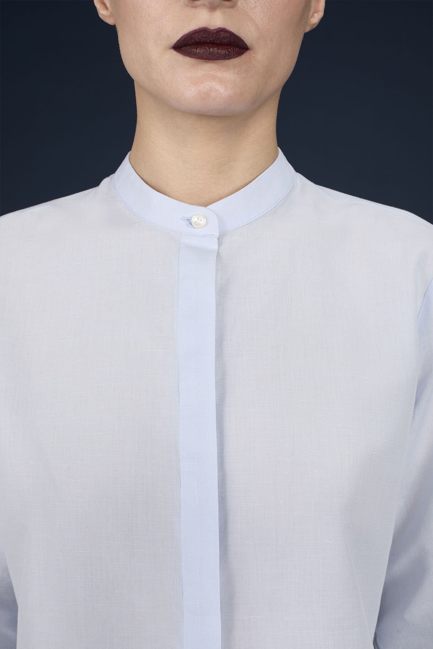 Women's regular-fit shirt with Korean collar image number 2