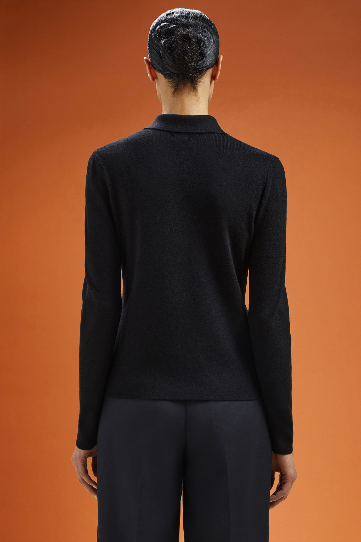 Langärmeliges Damen-Poloshirt in normaler Passform image number 1