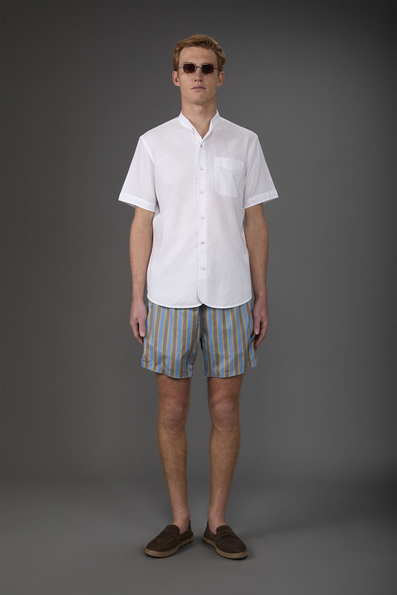 Herren-Badehose mit vertikal gestreiftem Muster