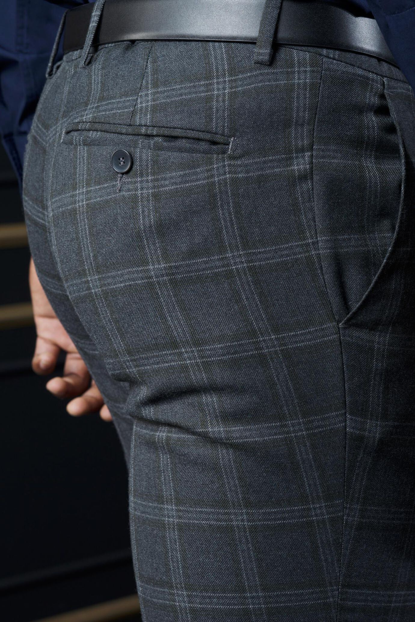 Pantaloni classici uomo con trama a quadri grey image number 1