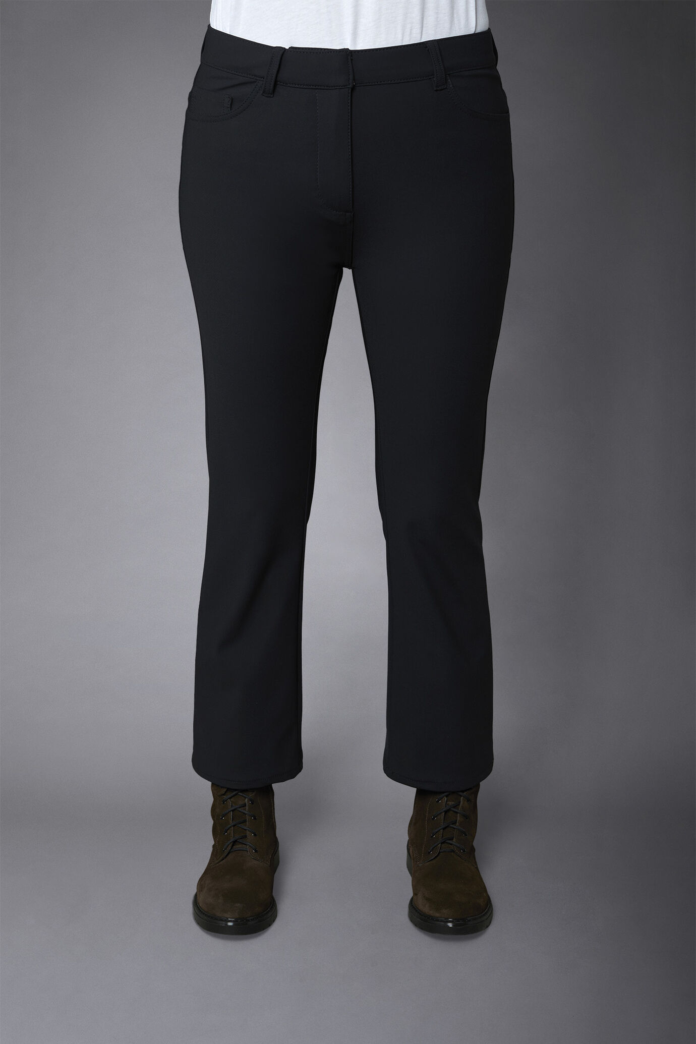 Women's five-pocket pant in technical fabric image number 3