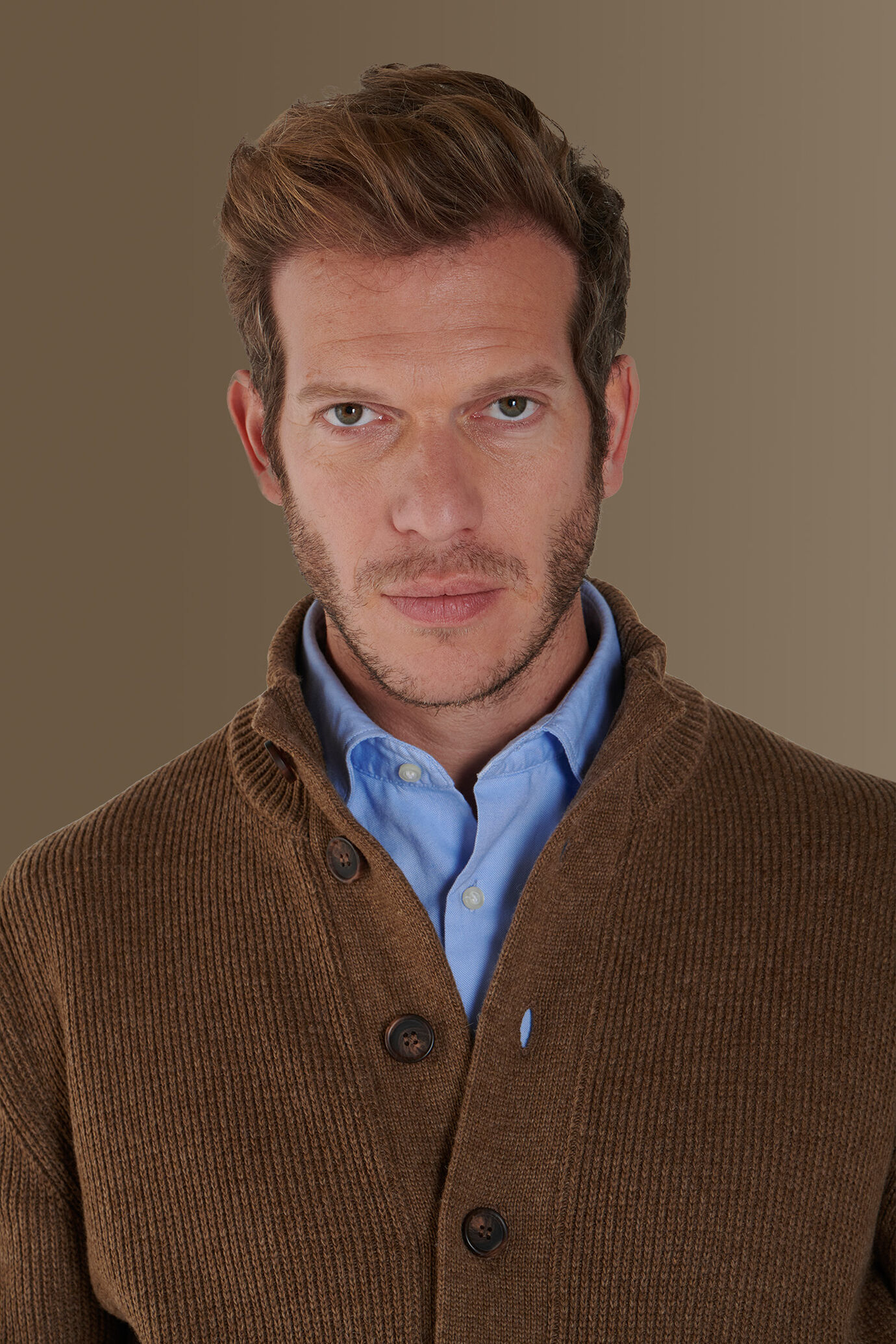 Cardigan con collo alto image number 1
