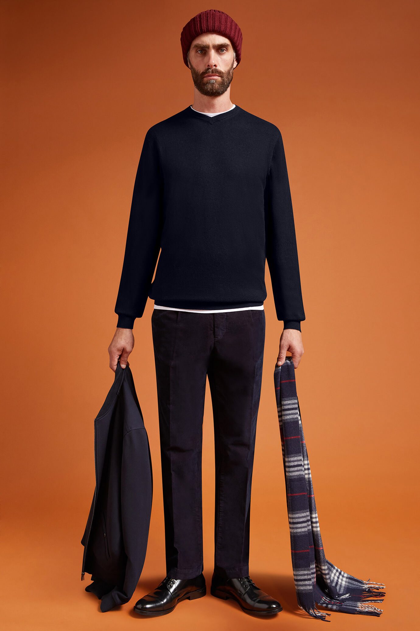 Pull homme, col en V, en laine et coton, coupe classique image number 1