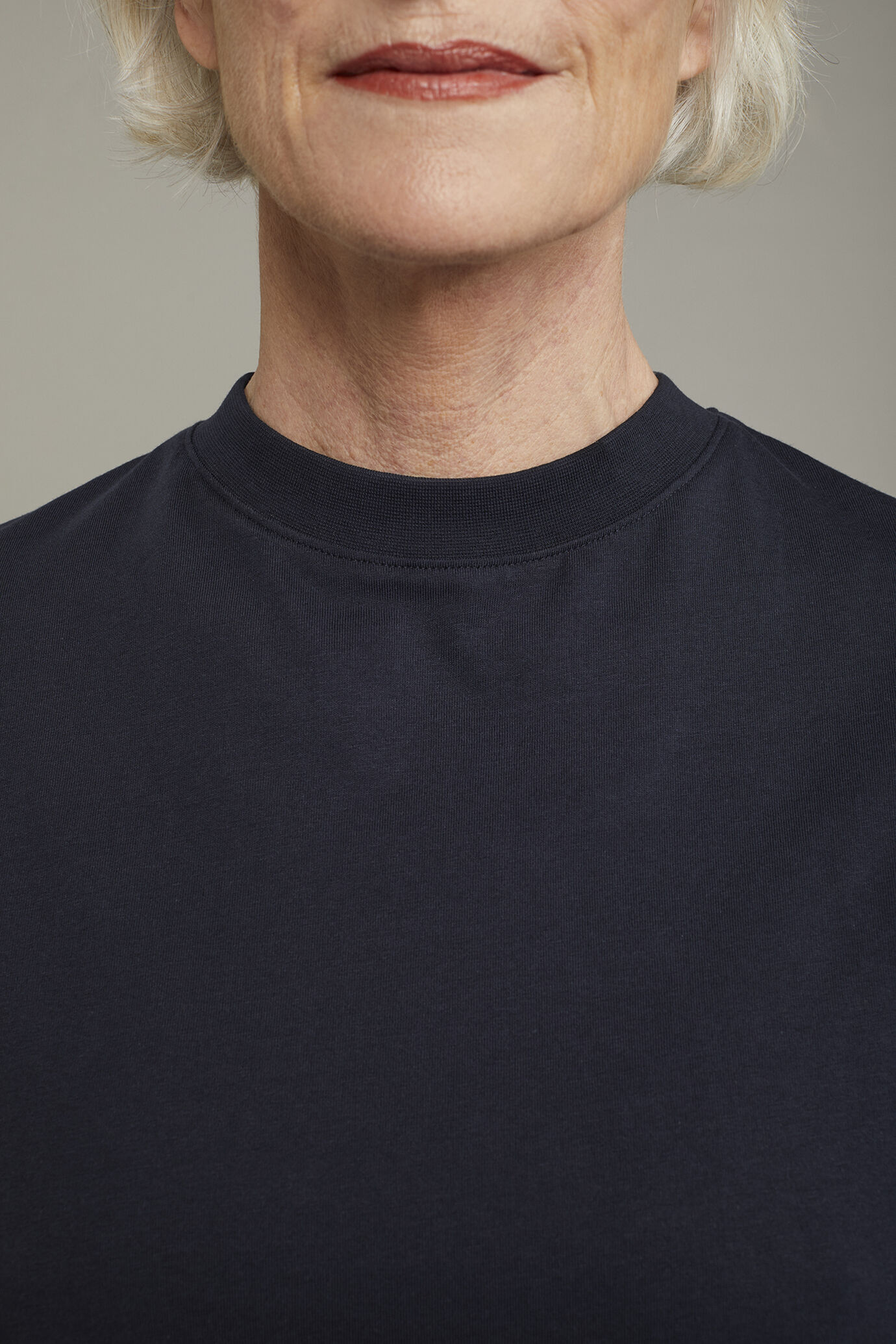 T-shirt femme &agrave; col rond 100&nbsp;% coton coupe r&eacute;guli&egrave;re image number 3