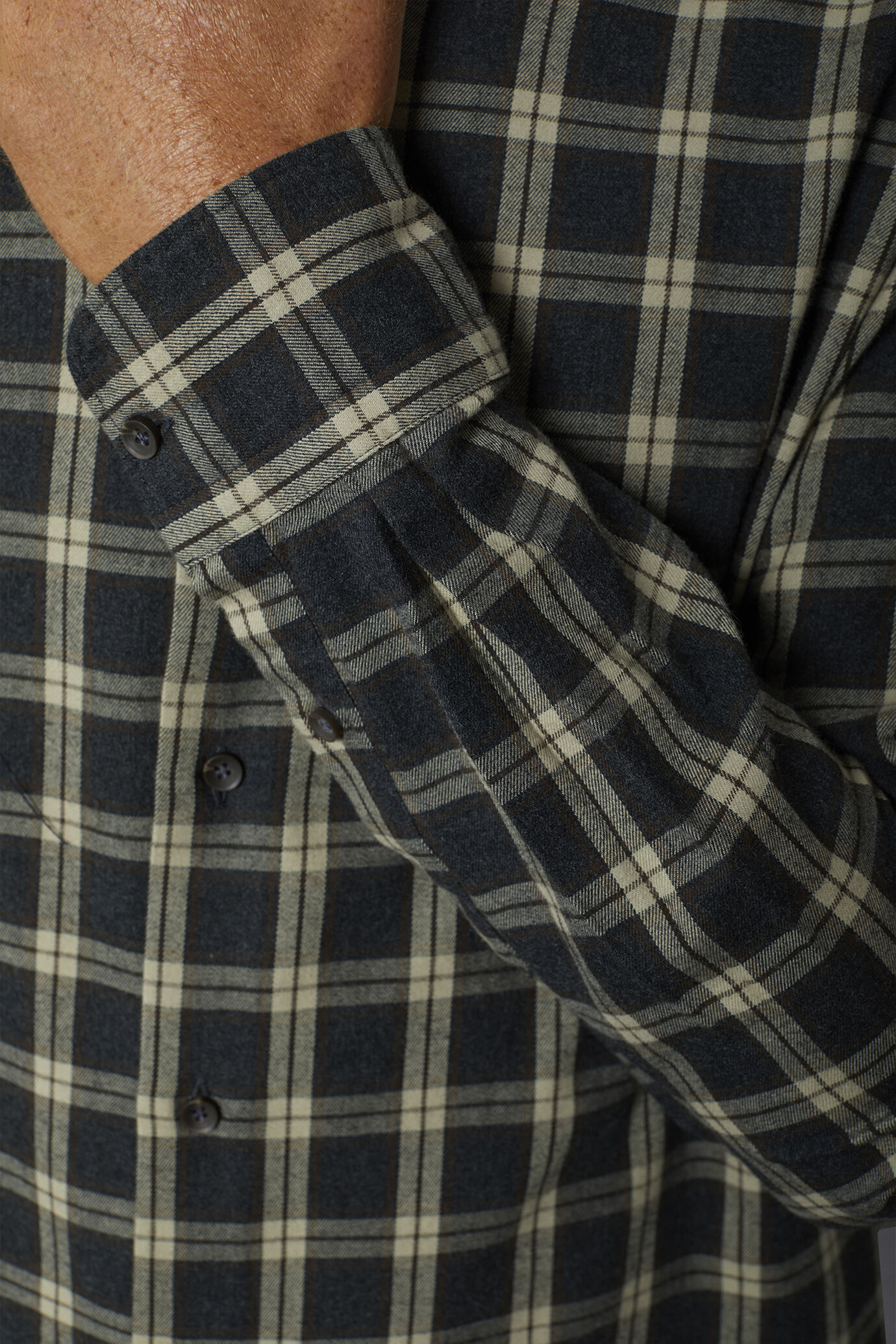 Men's casual french collar comfort fit shirt flannel fabric checked pattern image number 3