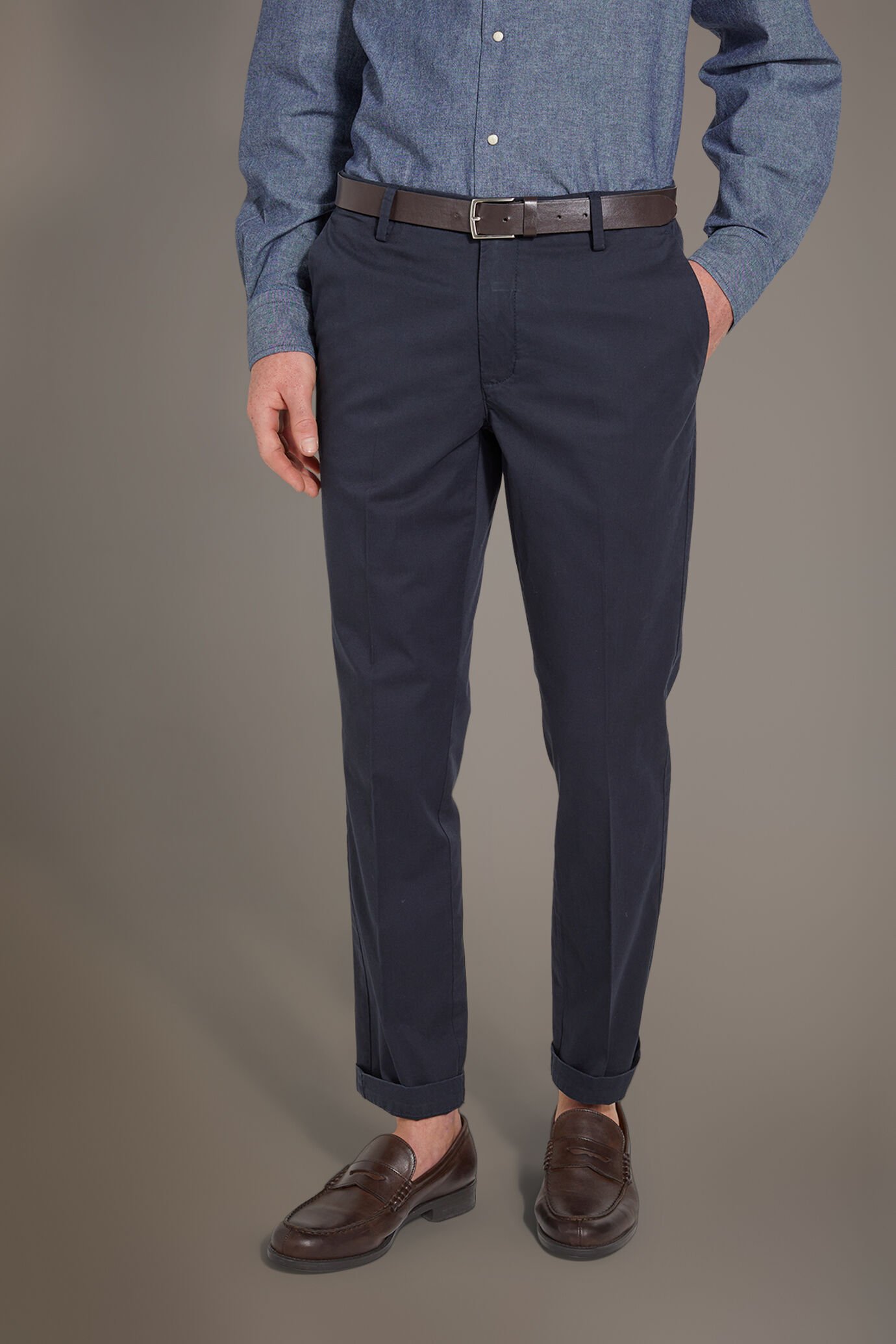 Klassische Chino-Hose für Männer image number 1