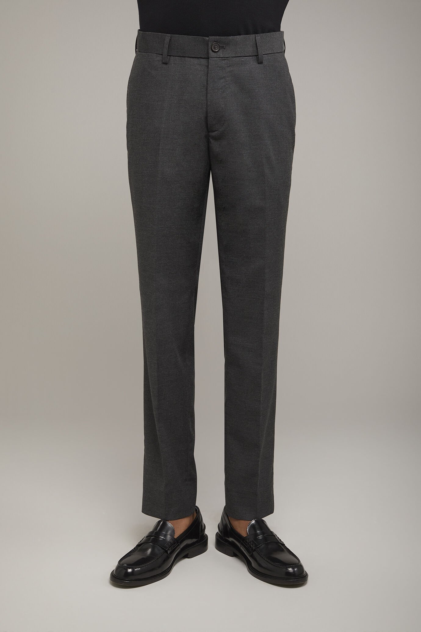 Men's dartless pants regular fit image number 3