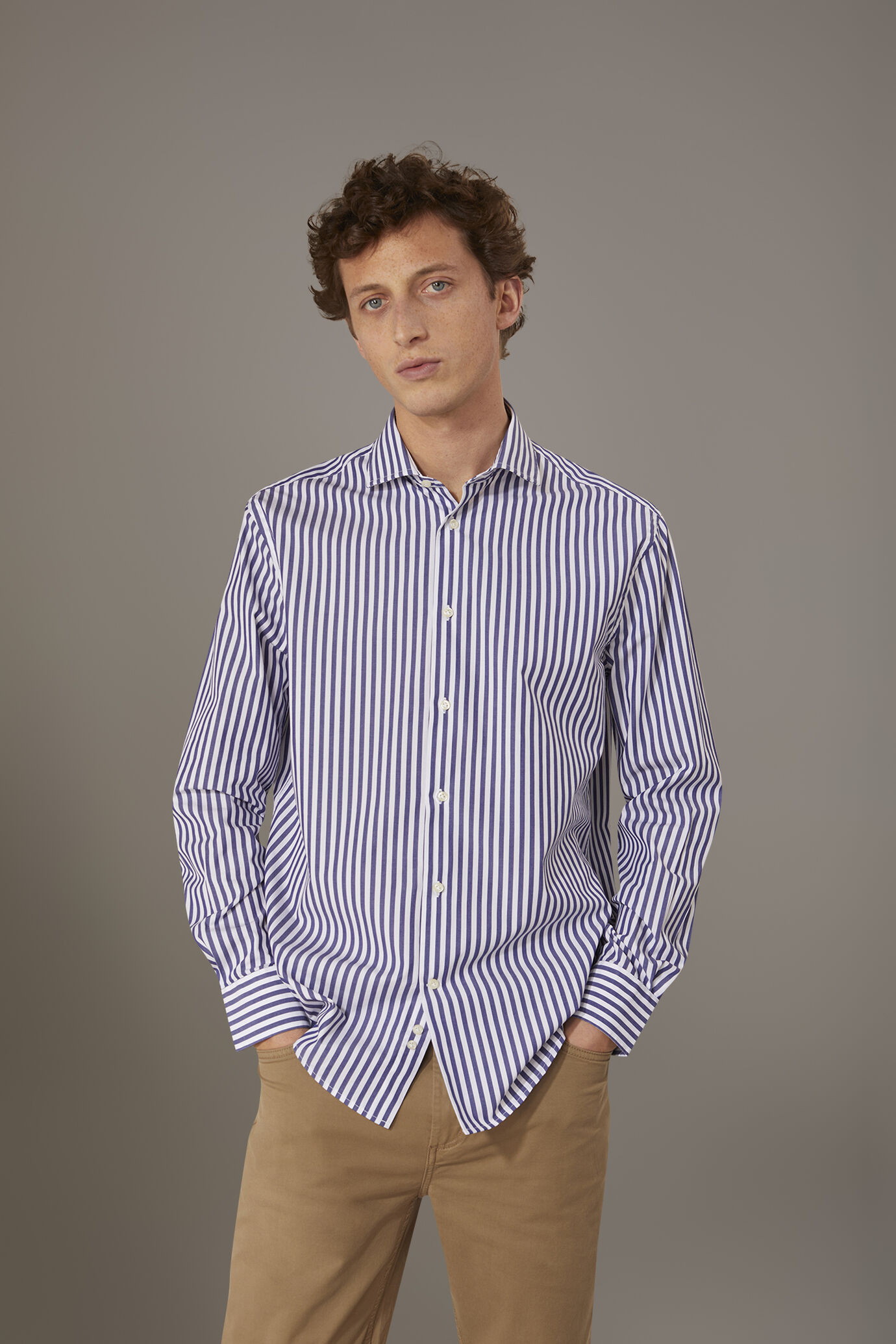 Classic washed shirt with french collar comfrot fit yarn dyed wide stripes