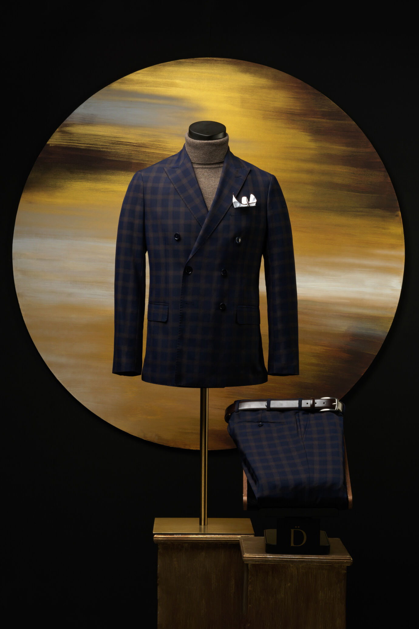 Double breasted suit with peak lapel image number 3