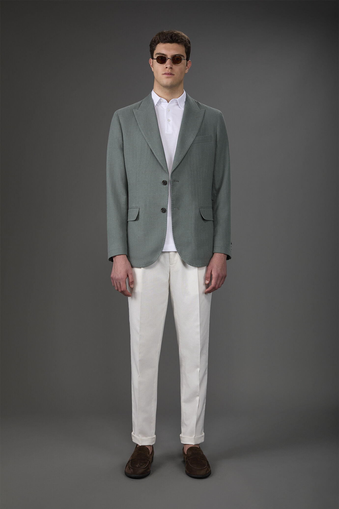 Einreihiges, ungefüttertes Herrensakko mit spitzem Revers und Pattentaschen. image number 0