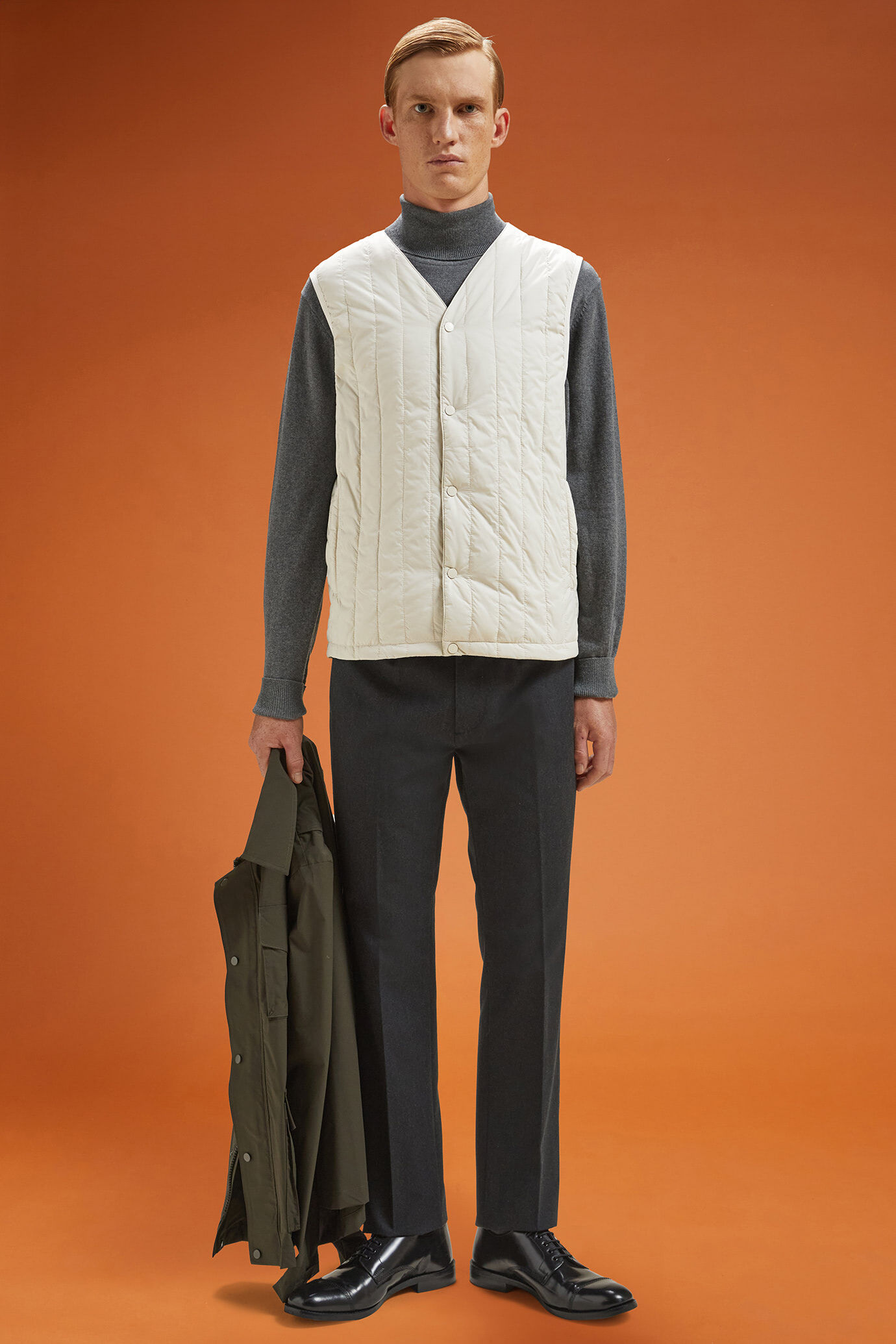 Gefütterte Herrenweste in normaler Passform image number 2