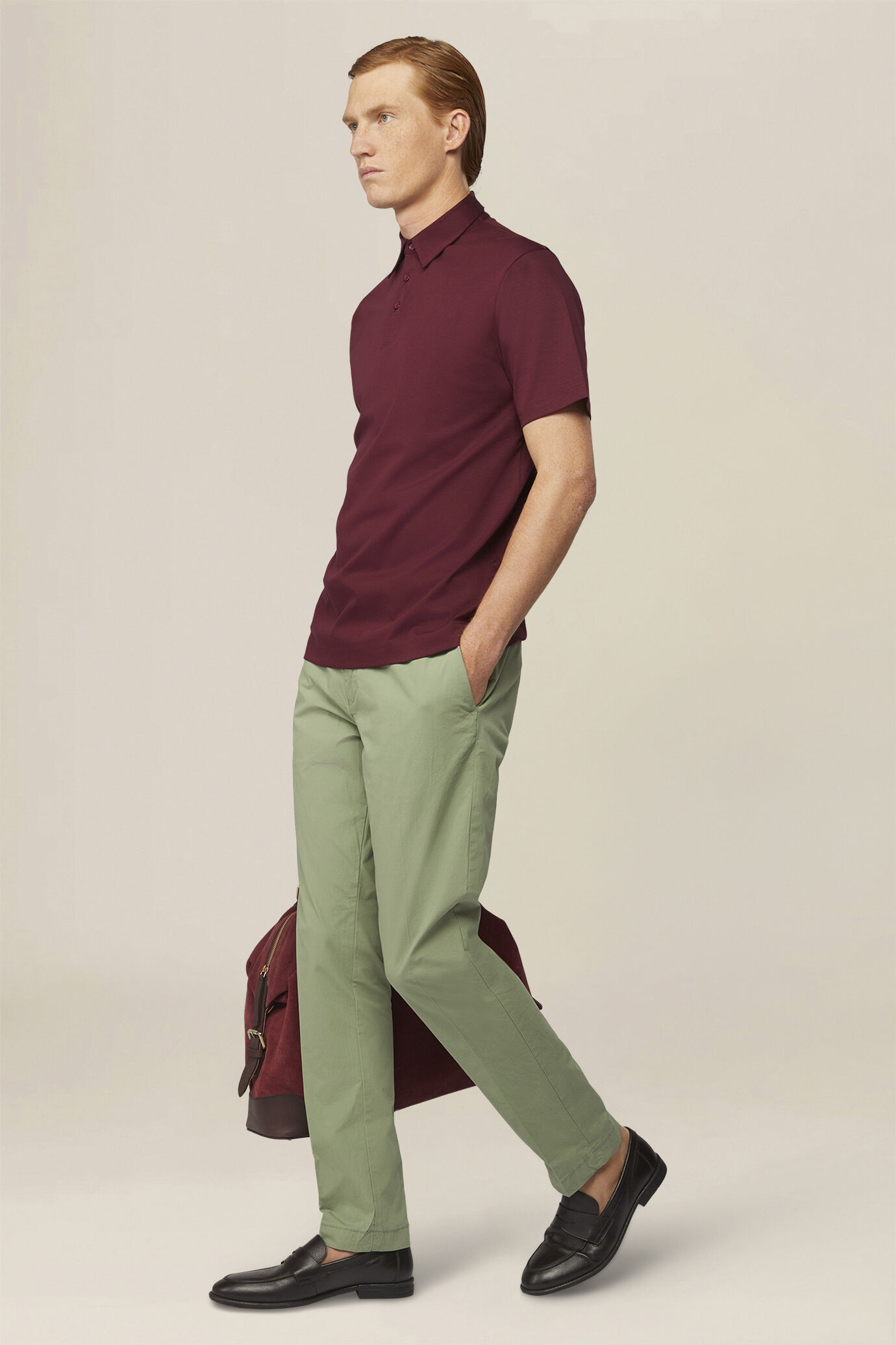 Pantalon homme avec deux petits plis et bouton cach&eacute; image number 0