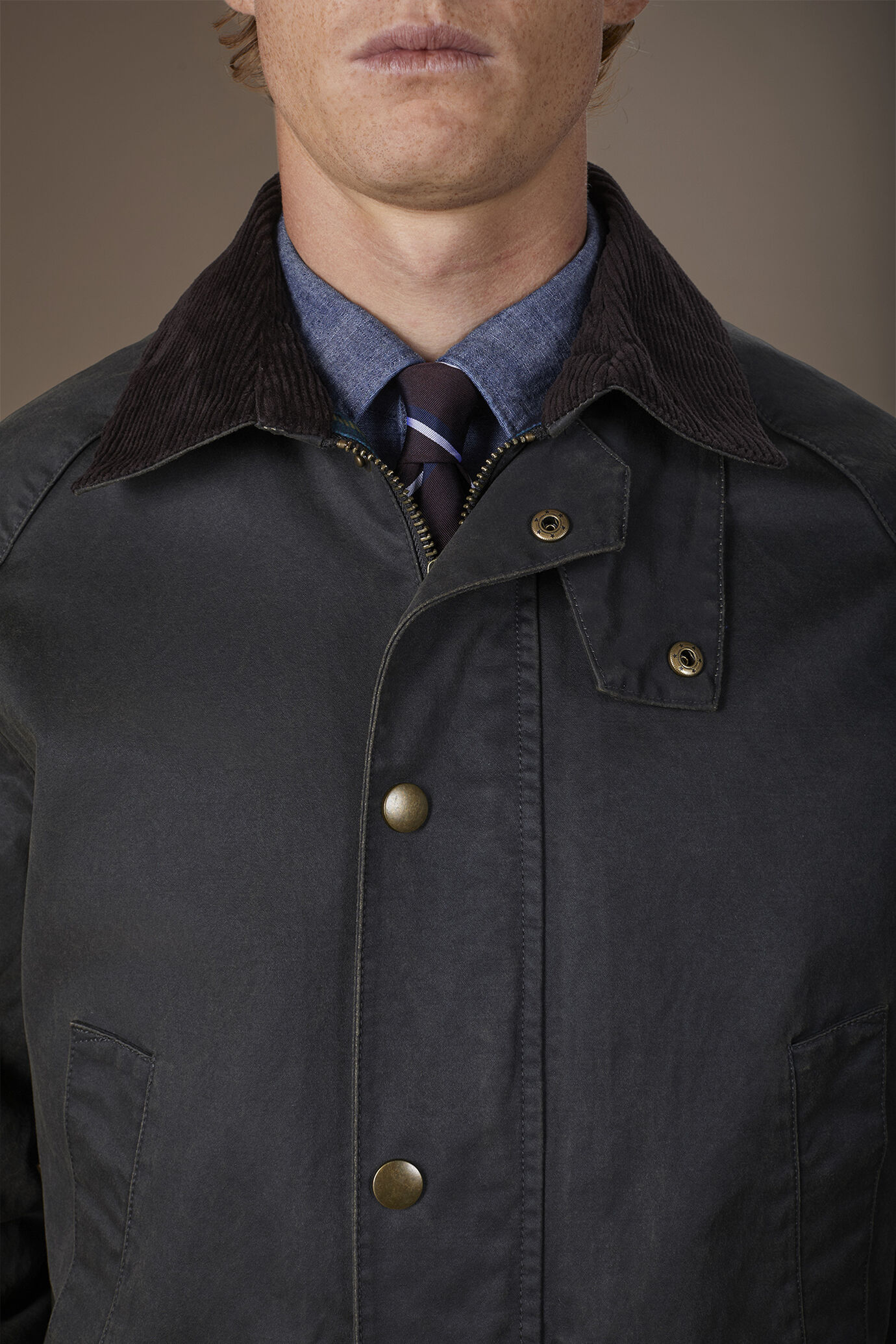 Comfort fit waxed cotton jacket image number 3