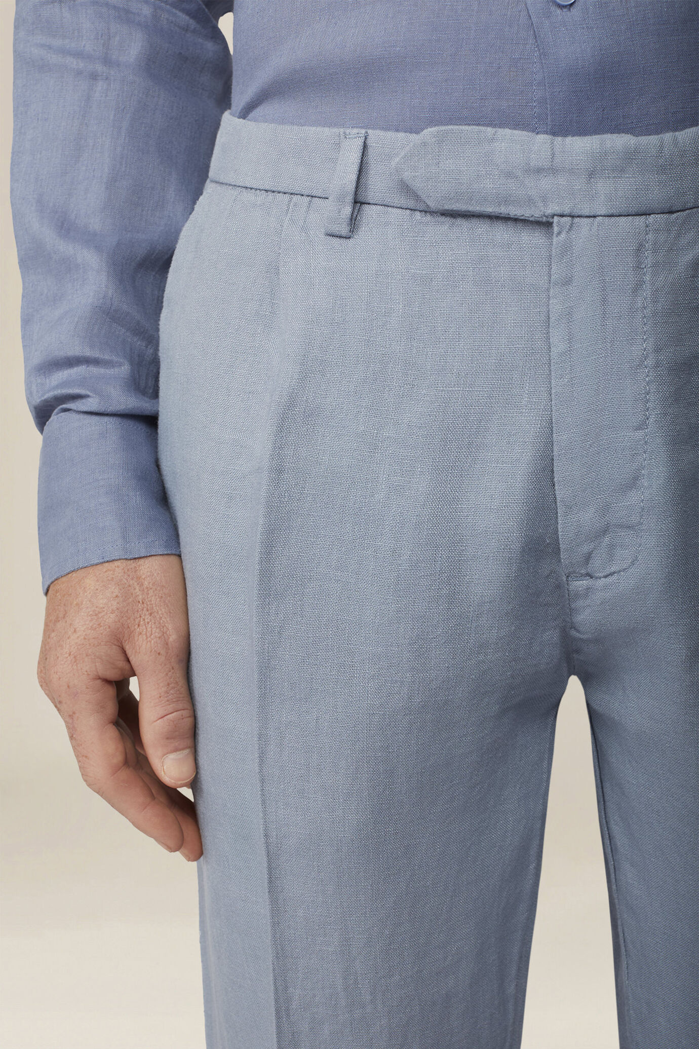 Herrenhose mit 100% Leinen zwei kleinen B&uuml;gelfalten und verdeckter Knopfleiste
