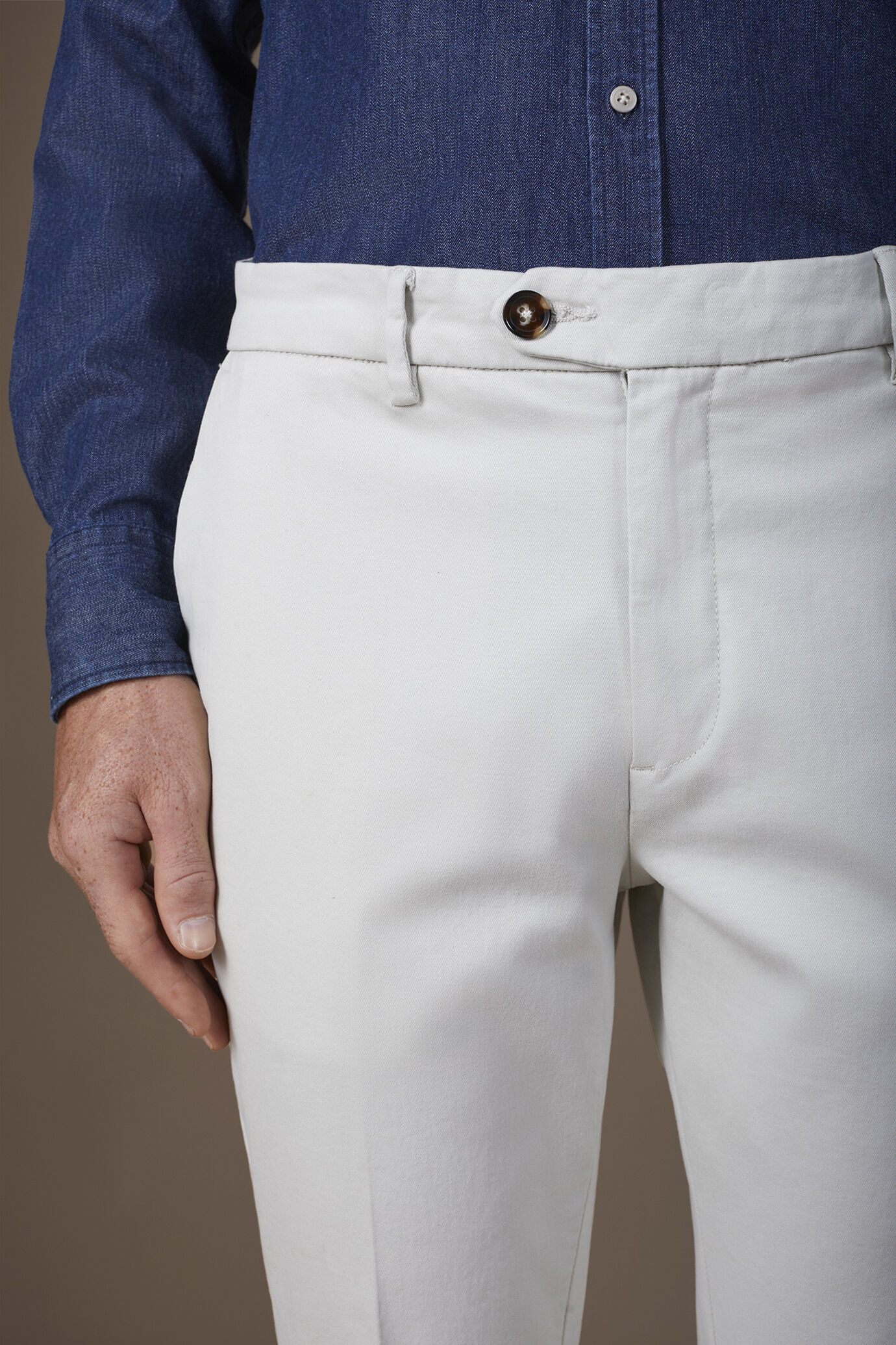 Klassische Chinos für Herren in Twill-Stretch-Konstruktion mit regulärer Passform image number 2