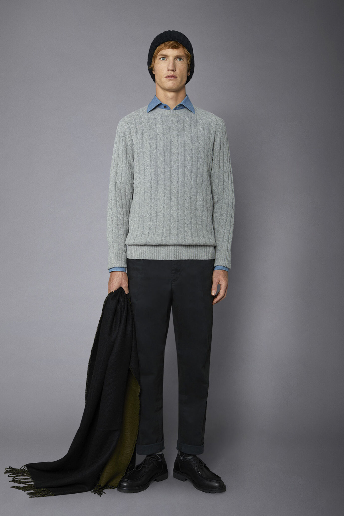 Pullover mit geflochtenem Rundhalsausschnitt aus Lammwollmischung regular fit image number 0