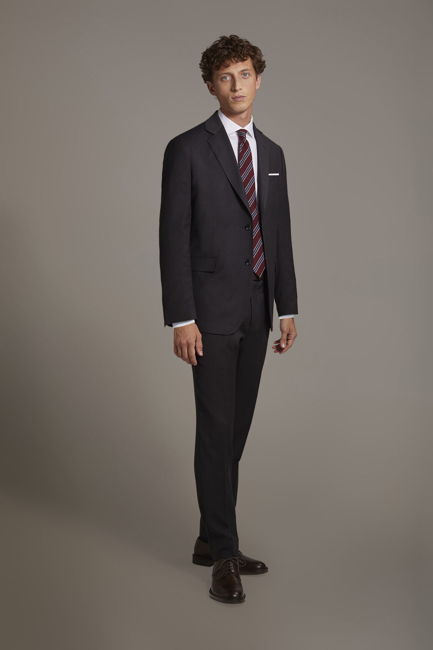 Regular fit single-breasted suit in birdseye fabric image number 1