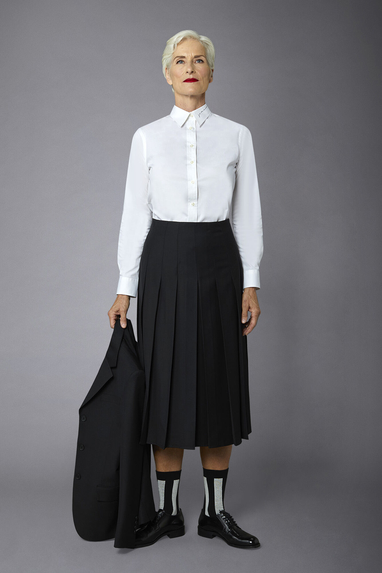 Plain white pleated skirt hotsell
