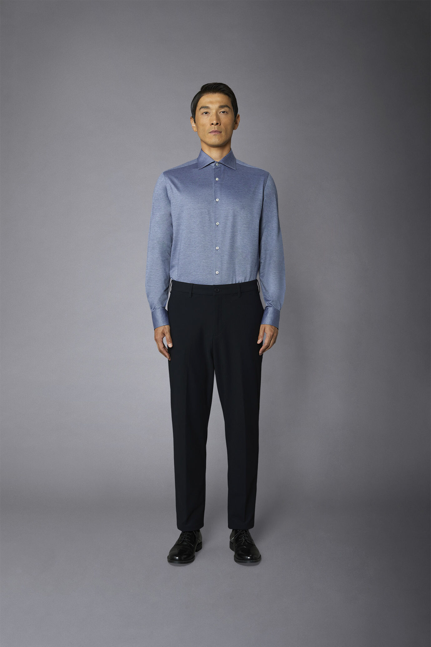 Pantalone chino uomo tessuto in nylon elasticizzato comfort fit image number 2