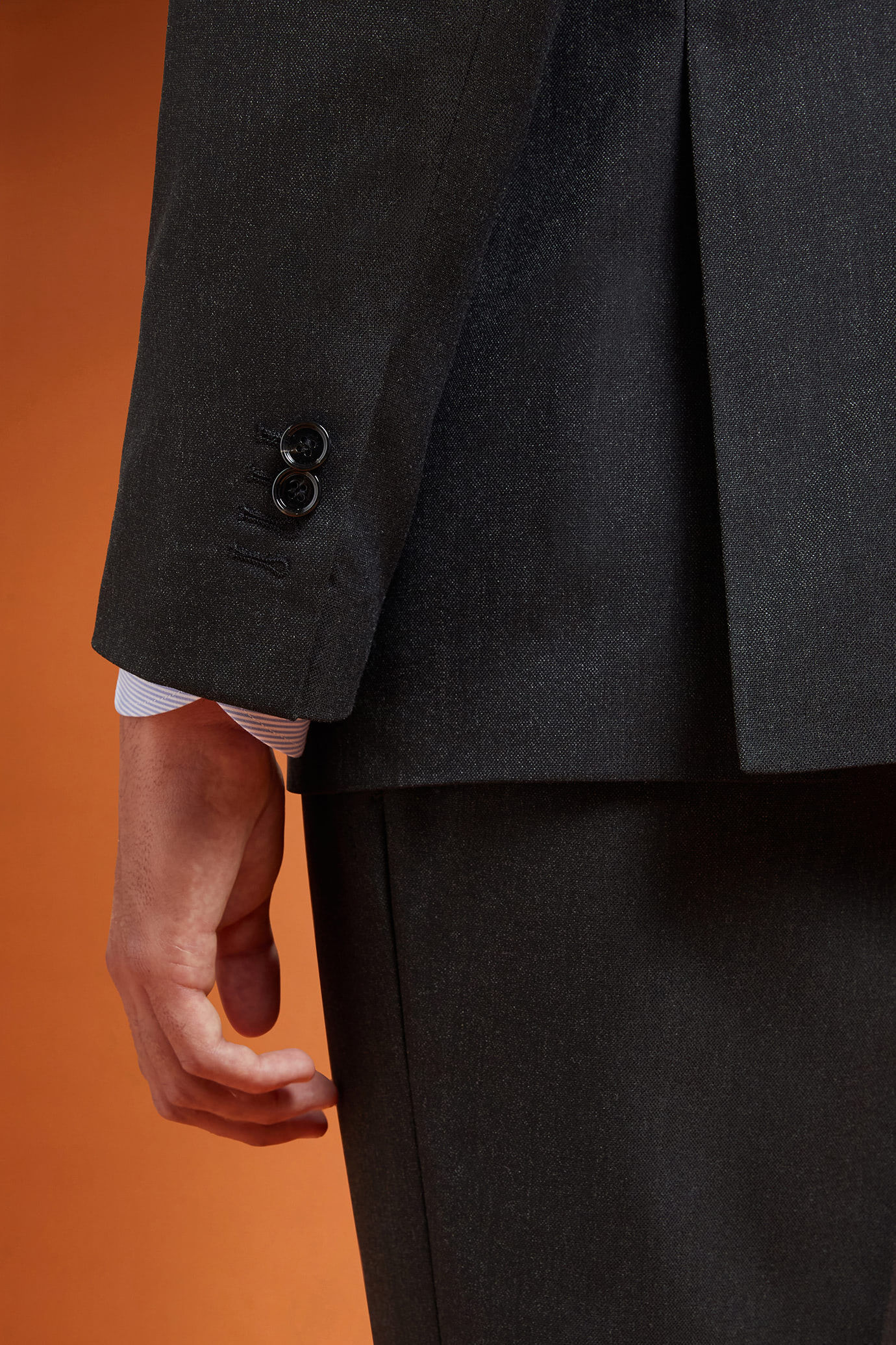Men's regular fit single-breasted suit in dobby fabric image number 2