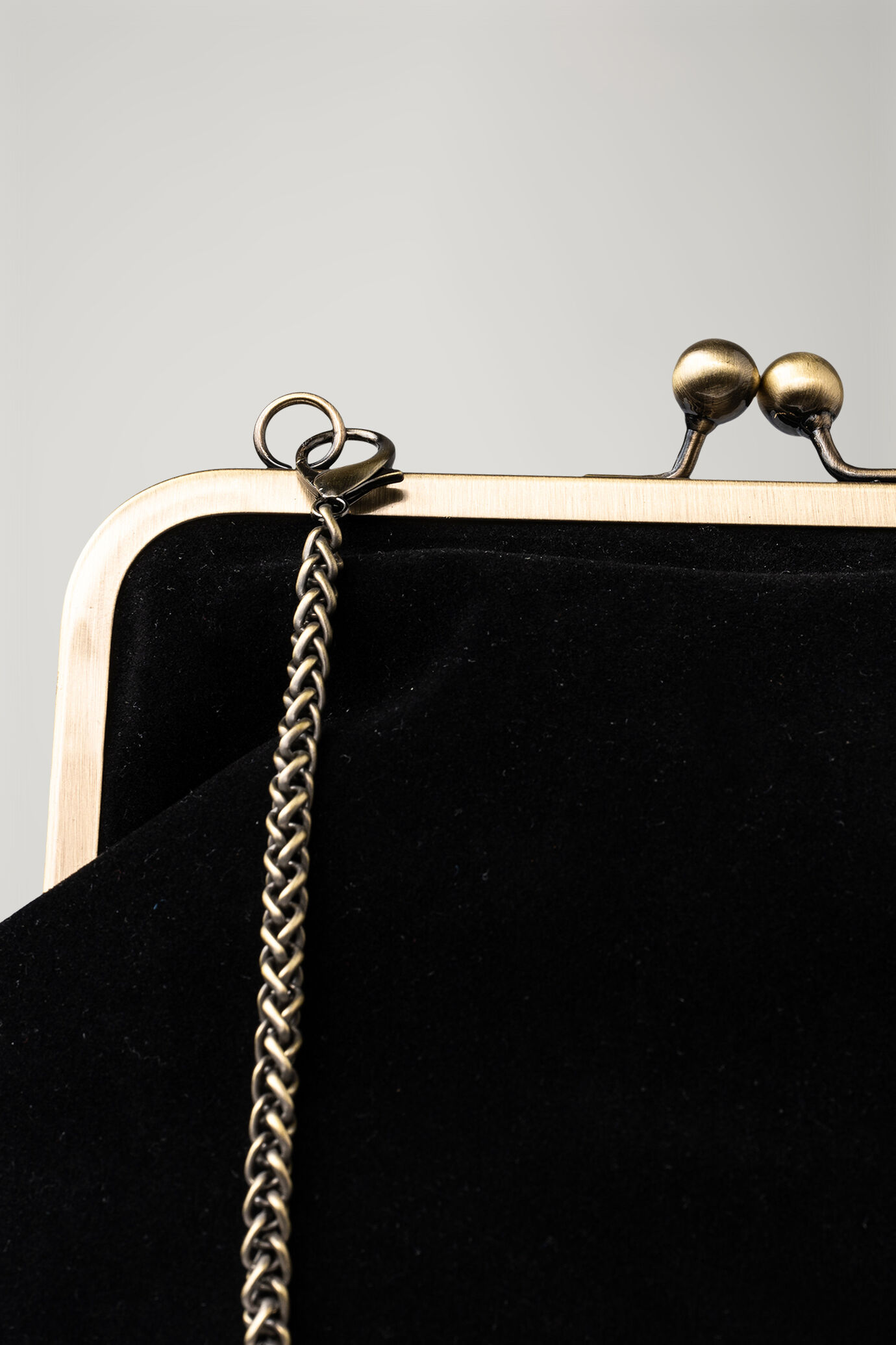 Borsa donna clutch in velluto image number 2