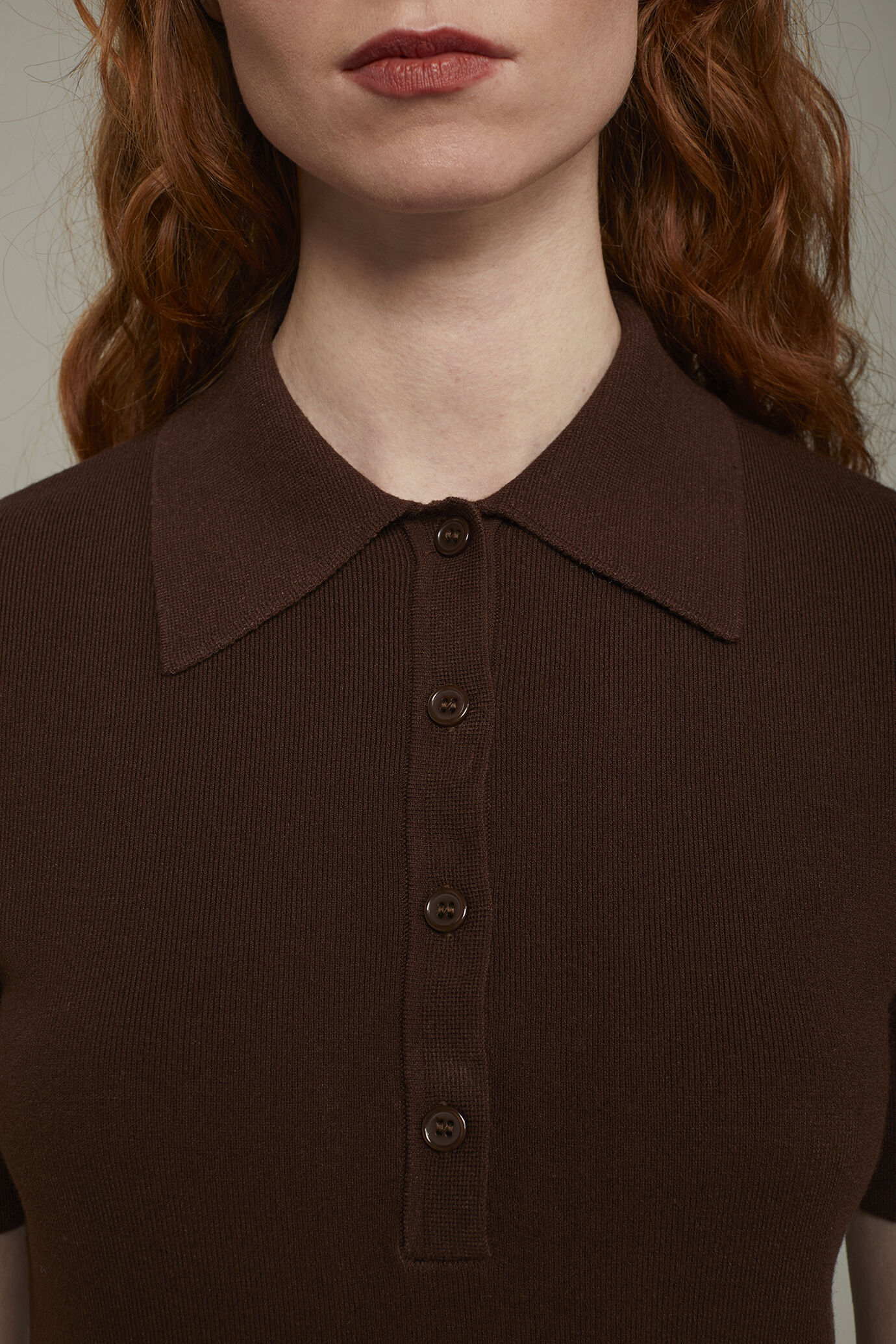 Polo femme en maille à manches courtes, couleur unie image number 3