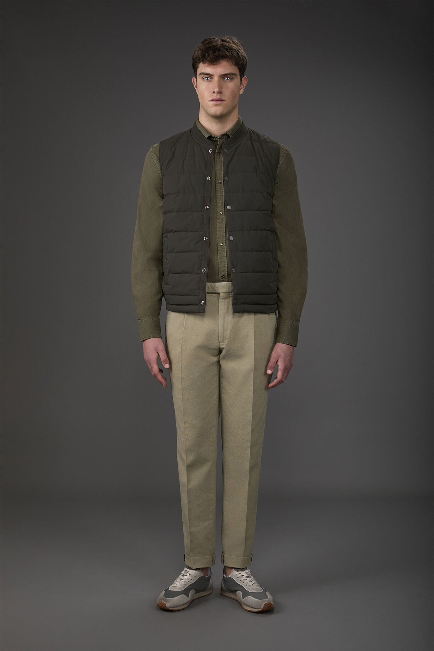 Pantalone uomo con doppia pinces e fibbie laterali misto cotone e lino image number 0