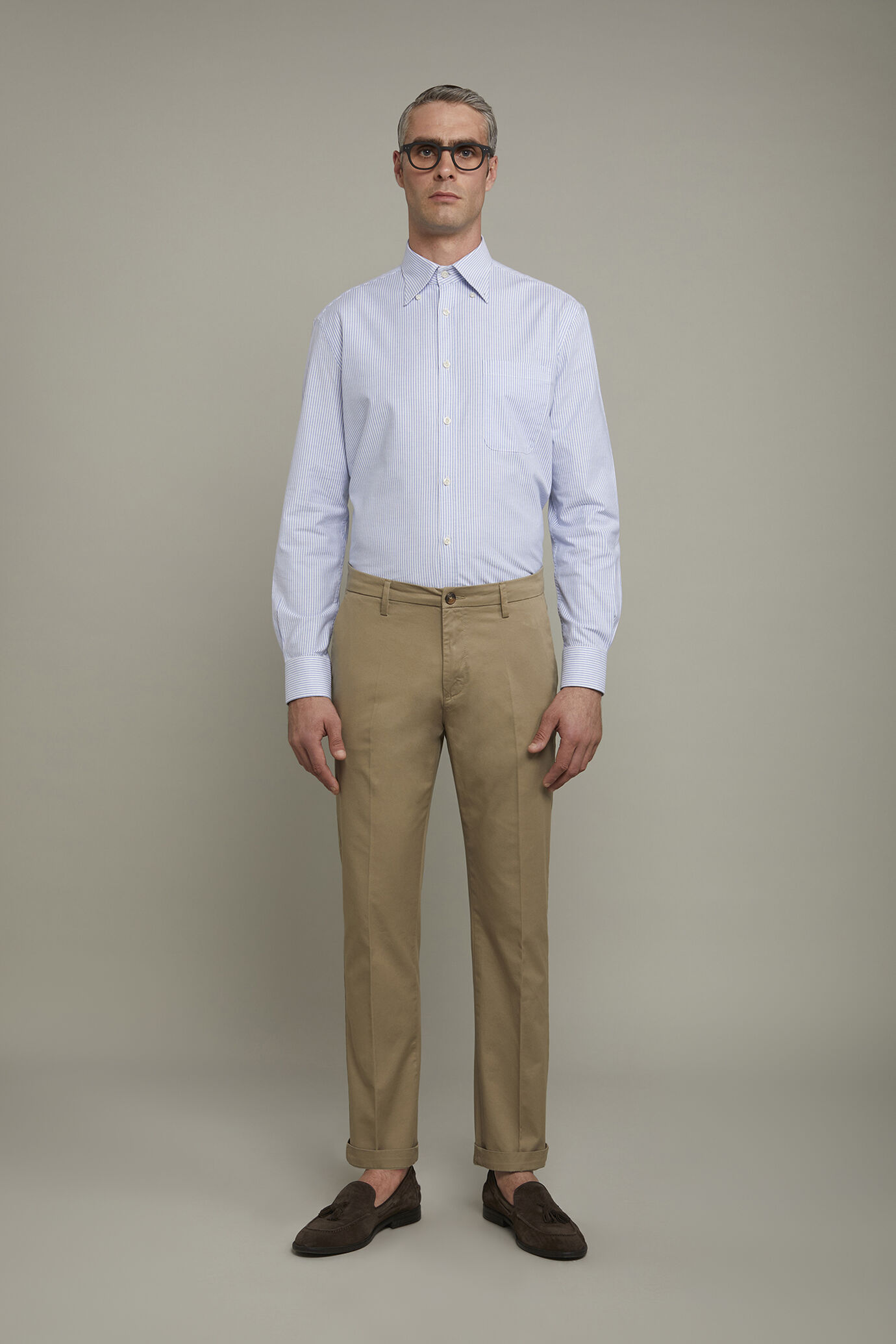Pantalon chino classique pour homme en tissu serg&eacute; stretch coupe parfaite image number 2