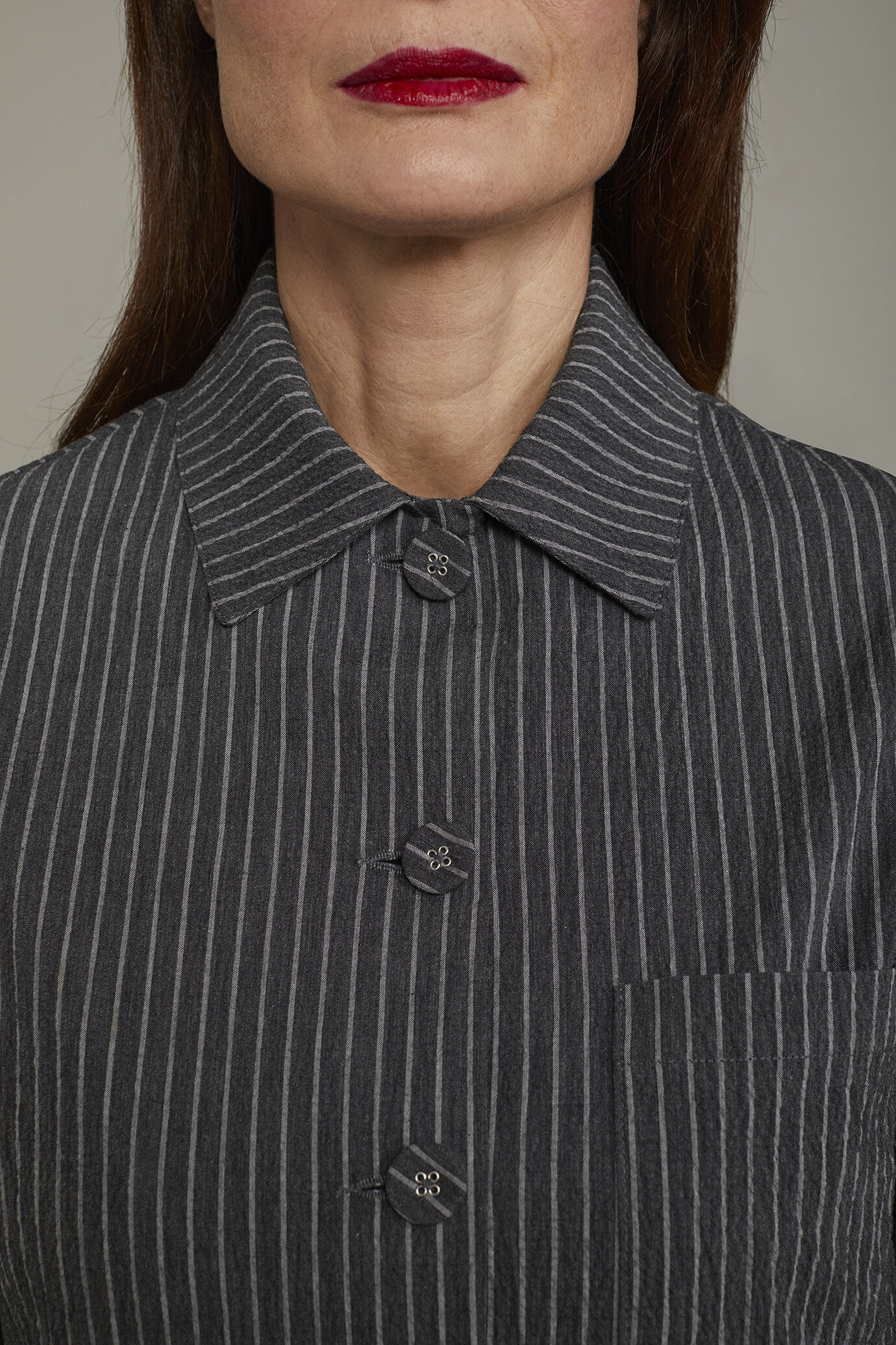 Veste femme à fines rayures en coton stretch coupe régulière image number 3