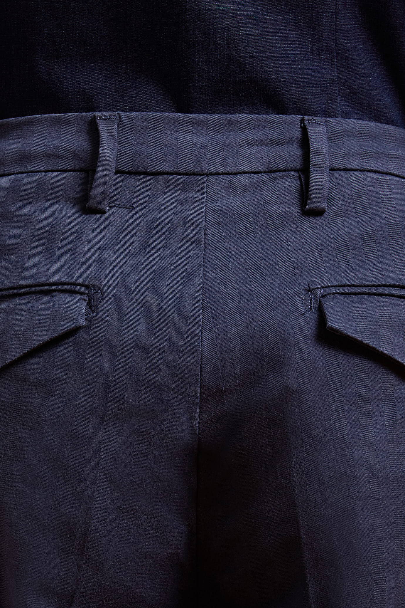 Pantalon homme classique tissu stretch motif à chevrons coupe régulière image number 3