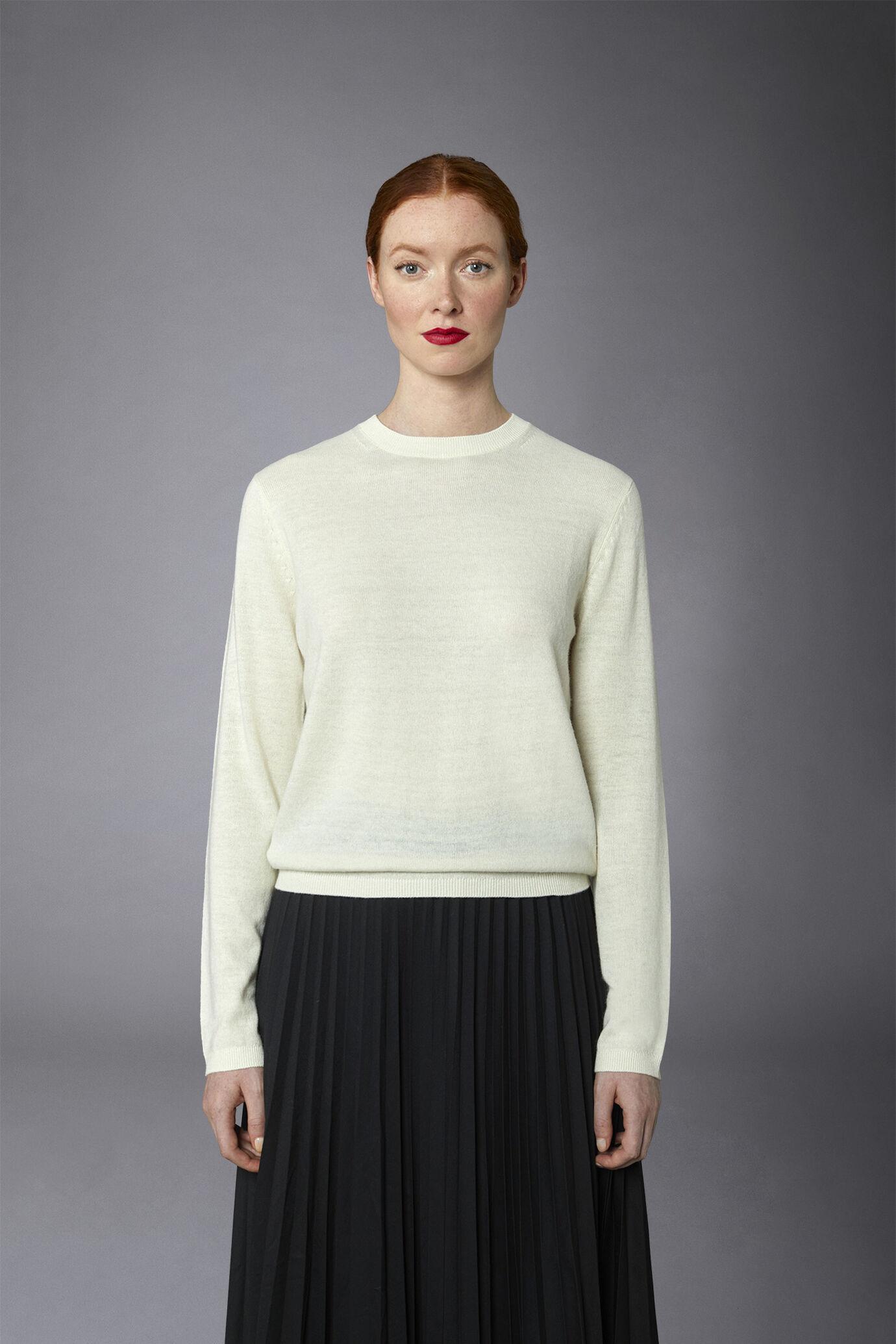 Women's wool-blend roundneck sweater image number 2