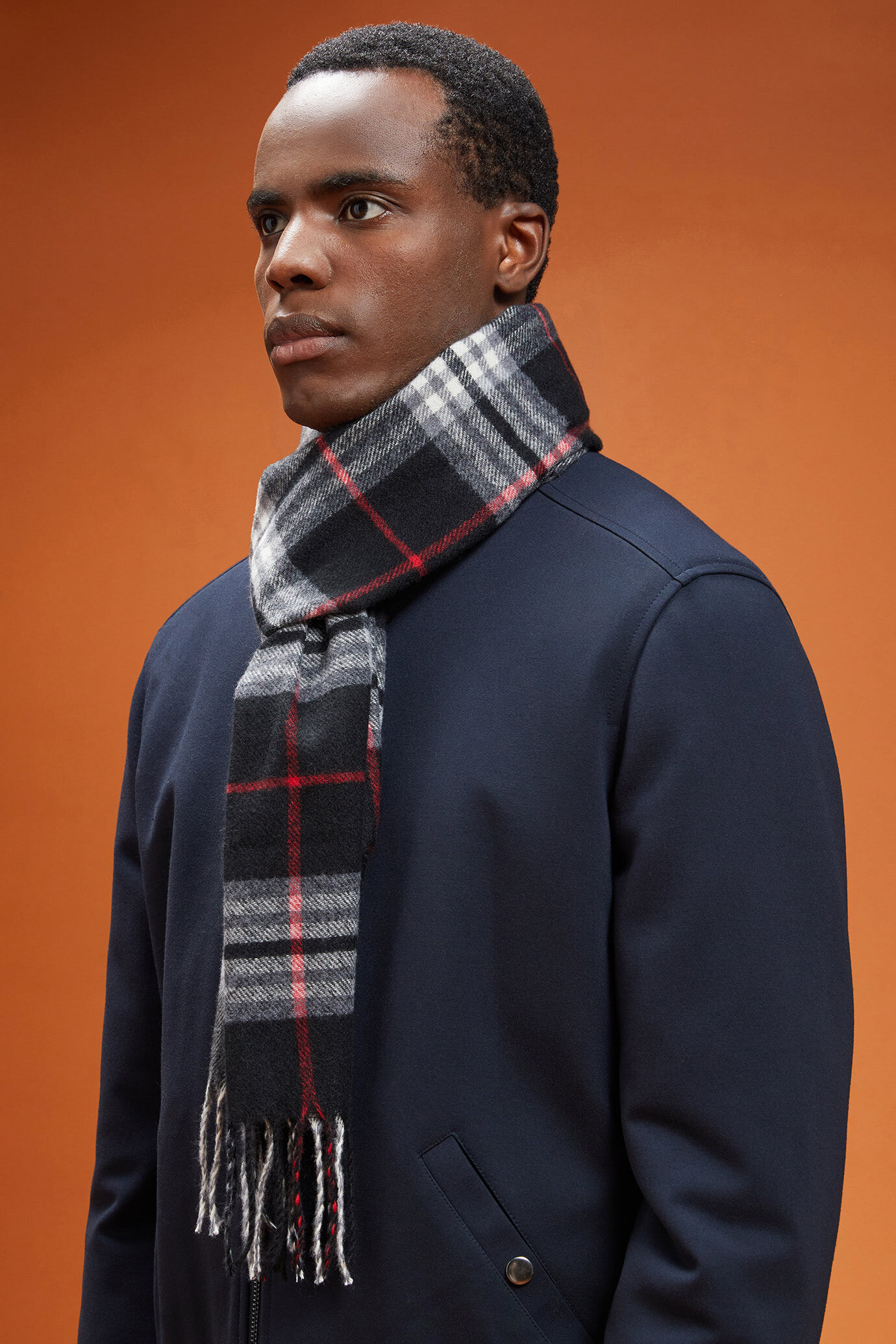 Men's checked scarf with fringes