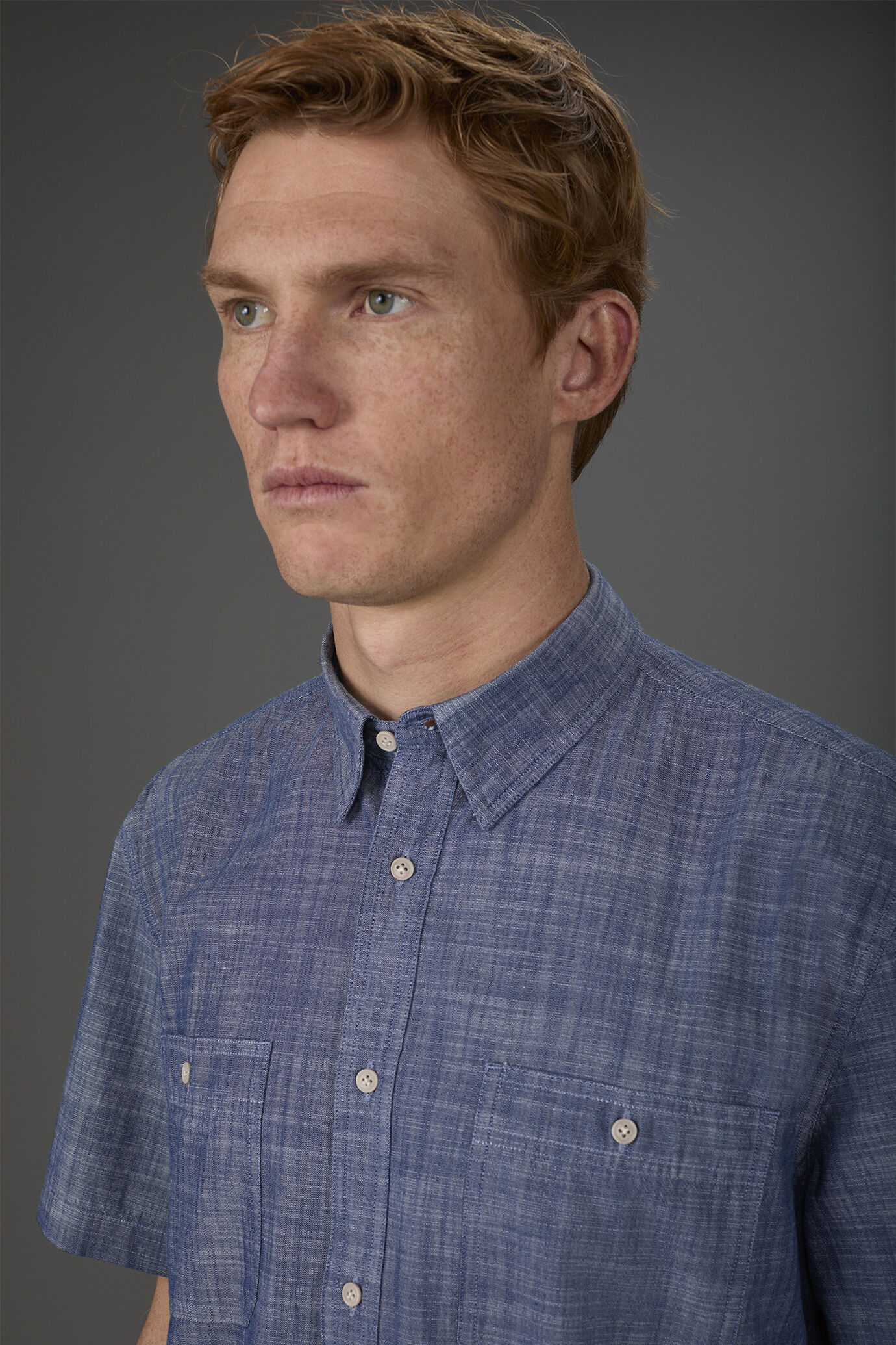 Camicia uomo casual button down nascosto tessuto in chambray image number 1